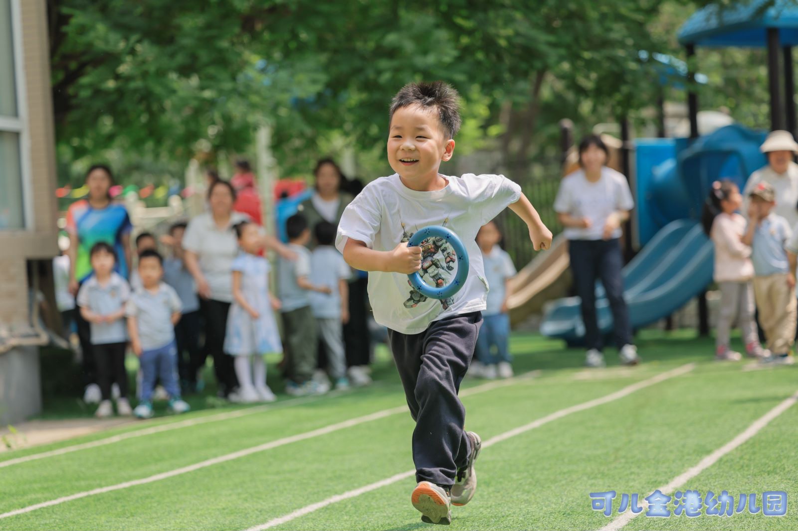 幼儿园的运动会上