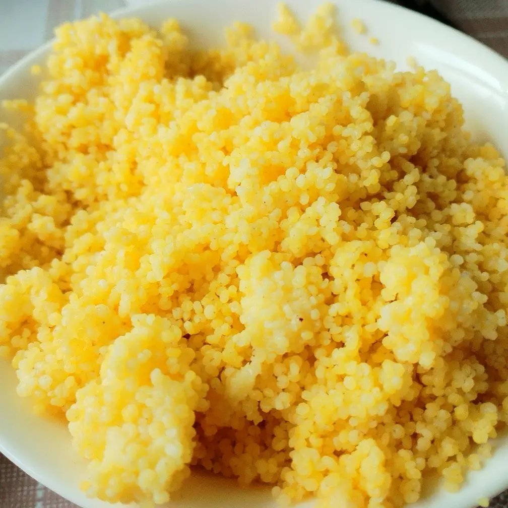 记忆中家乡的味道,便是那一碗金黄小米饭,散发着淳朴的香气,温暖着我