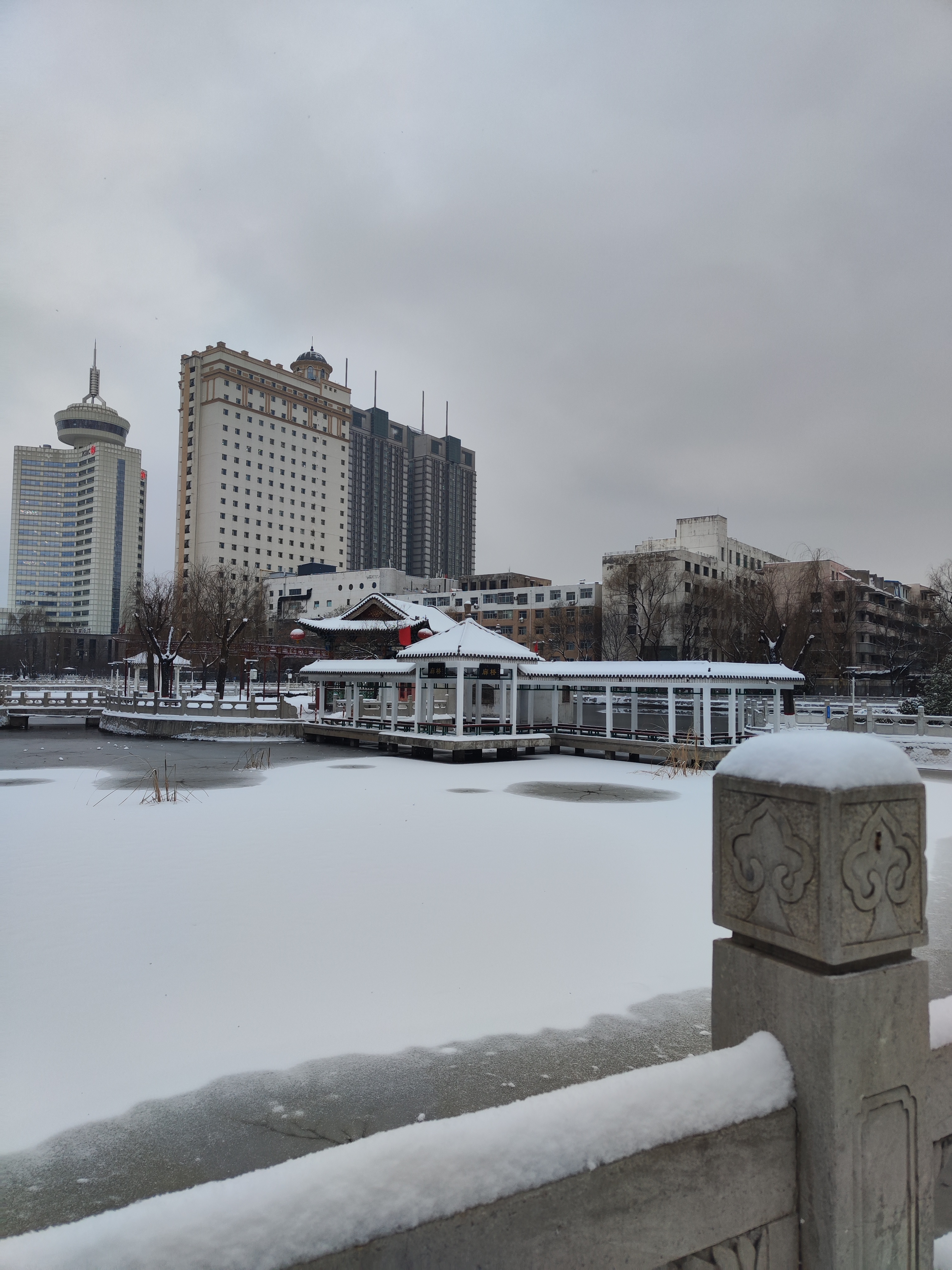 凉亭雪景图片