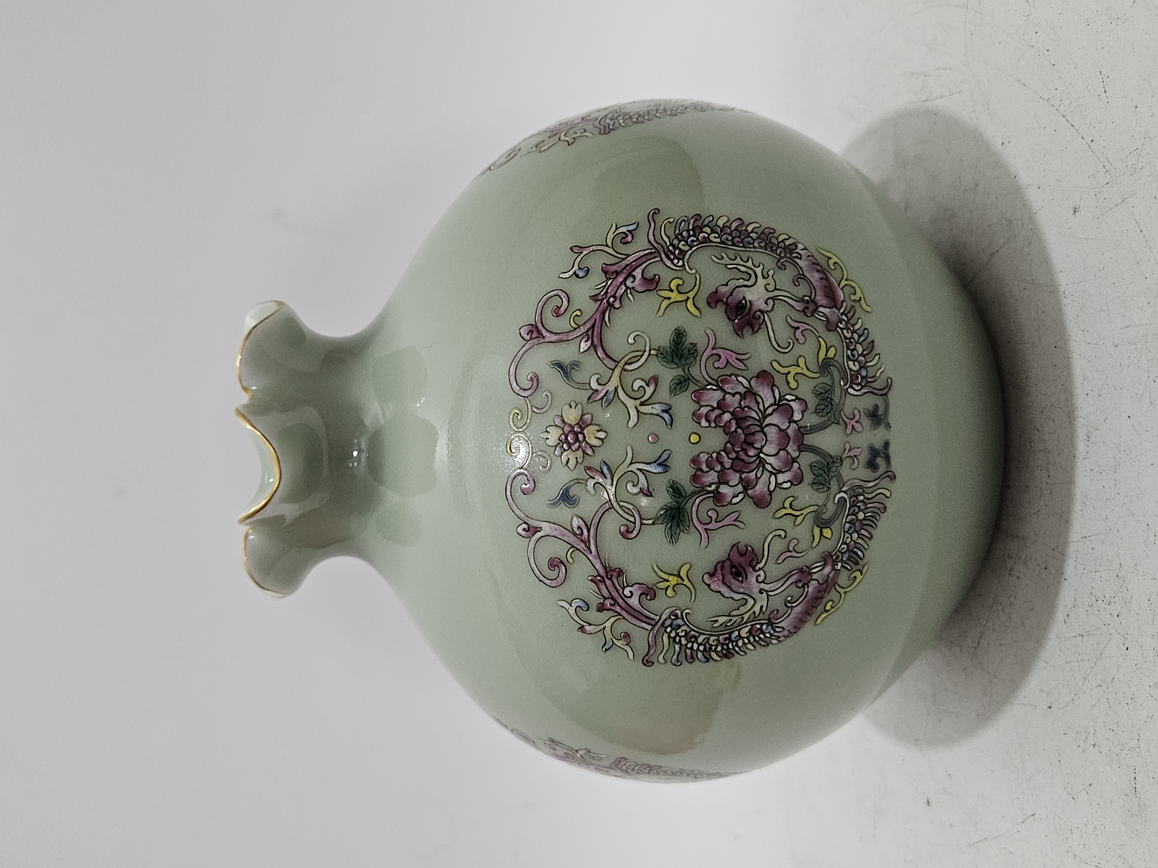 清,豆青釉加粉彩双凤戏花石榴尊#瓷器收藏# #瓷器##古董古玩收藏