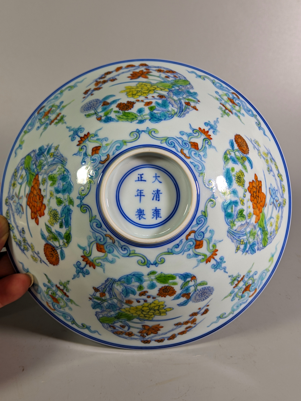 清,斗彩团花纹斗笠碗