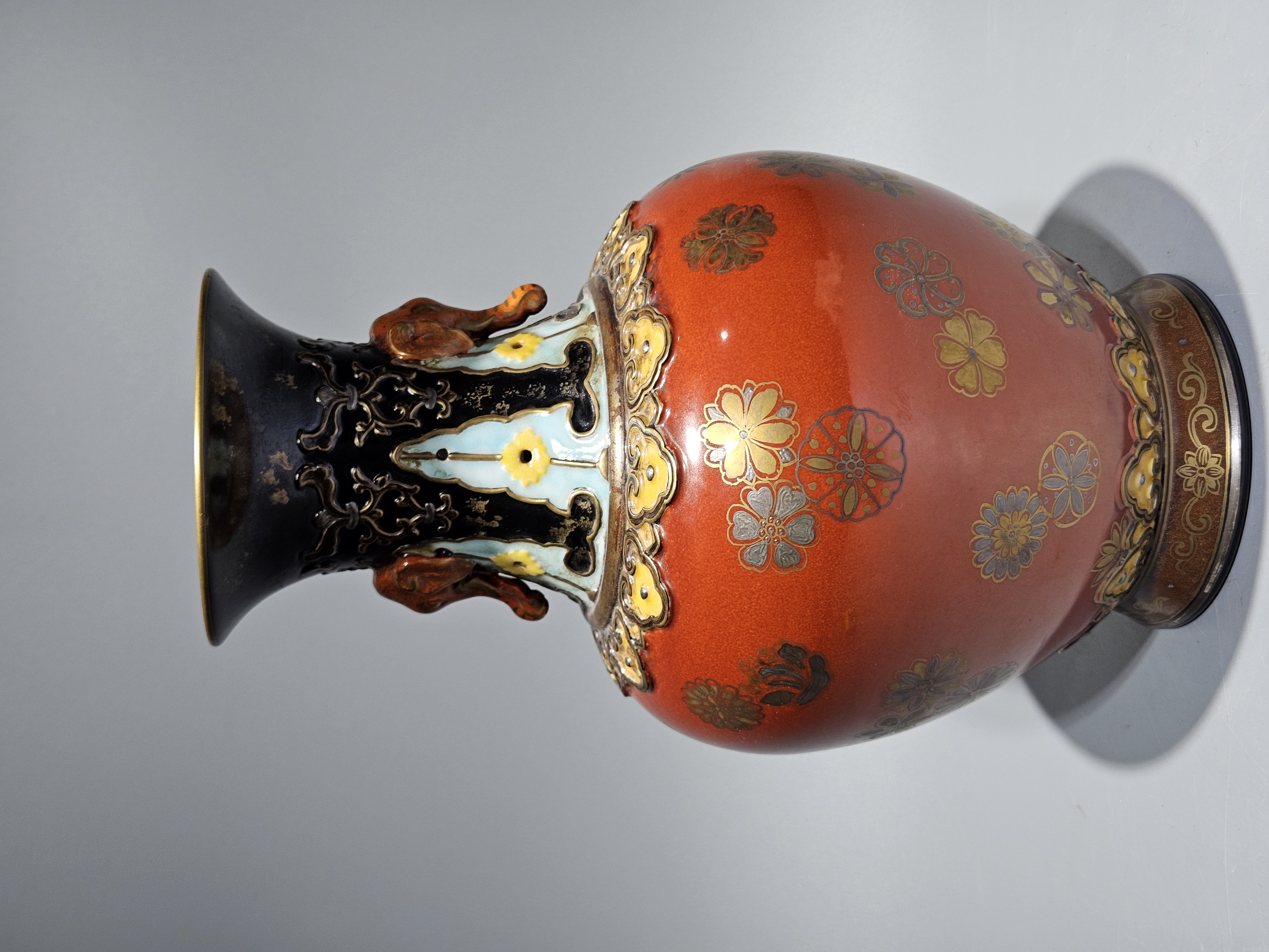 清,古铜釉珊瑚红描金皮球花象耳瓶
