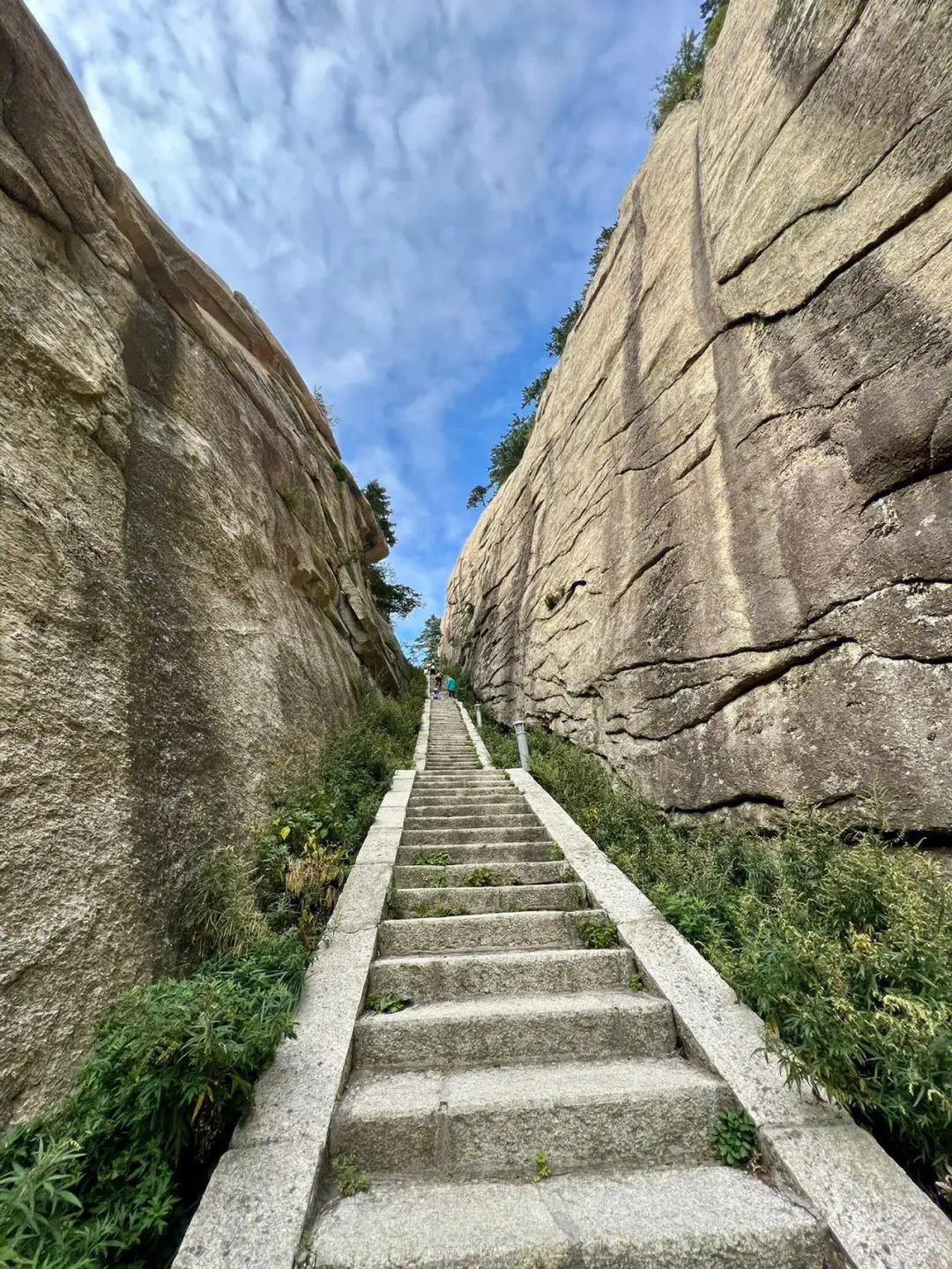 华阴山峰事件图片