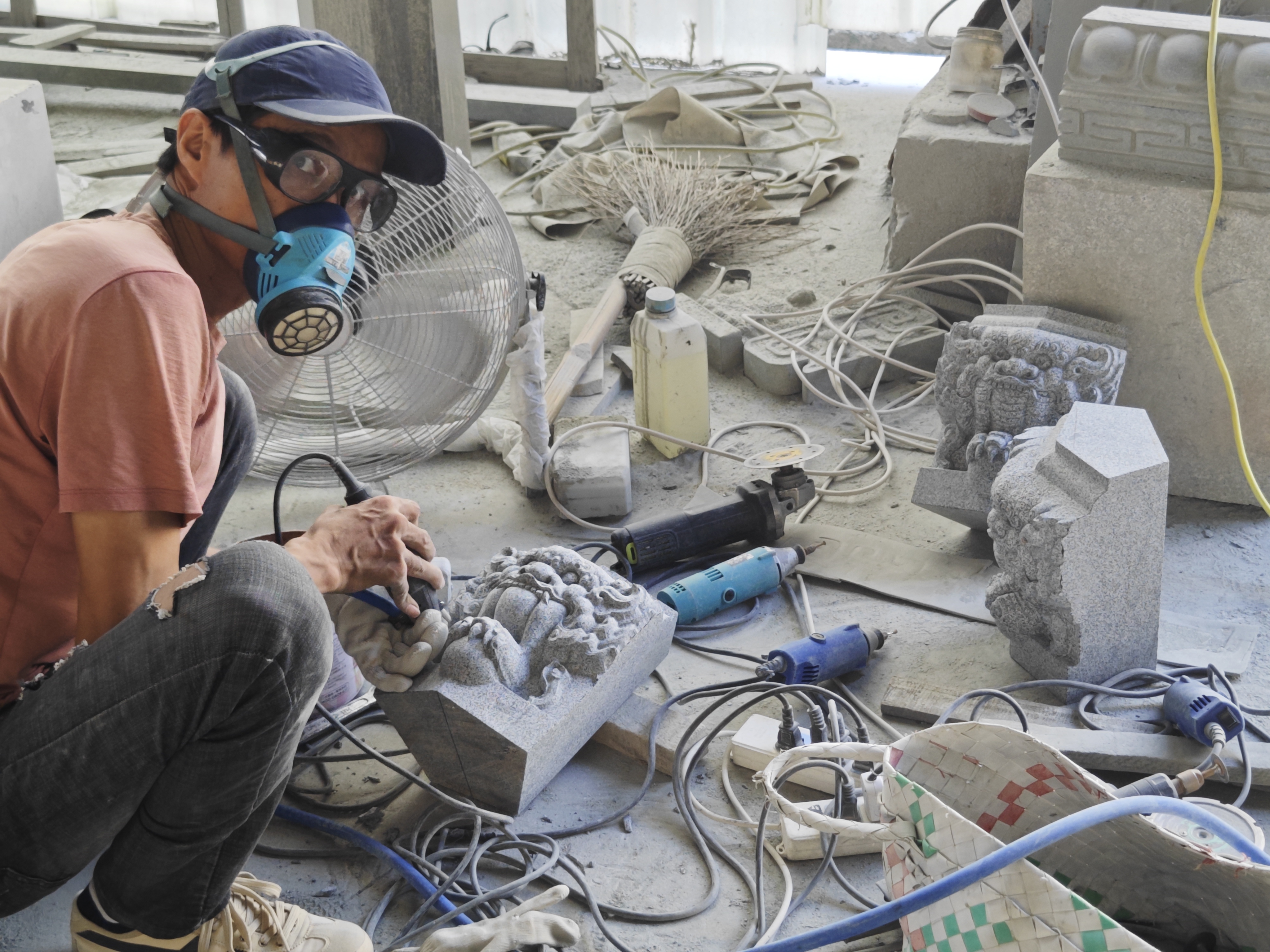 今天参观了惠安石雕工人的作品,被他们的精湛技艺和匠心精神所折服