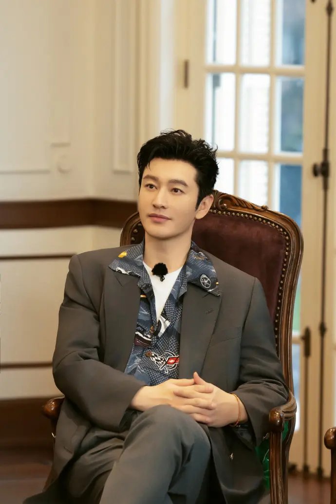 演员宁静对黄晓明说,你现在好有耐心,让我特别吃惊,我觉得你小的时候