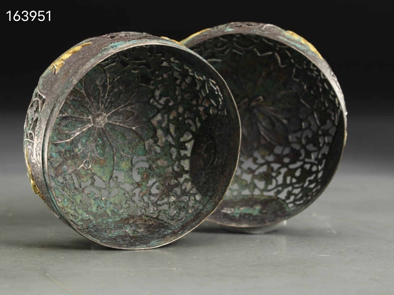 唐代,纯银鎏金凤纹香薰球 直径8x9.8cm重91g