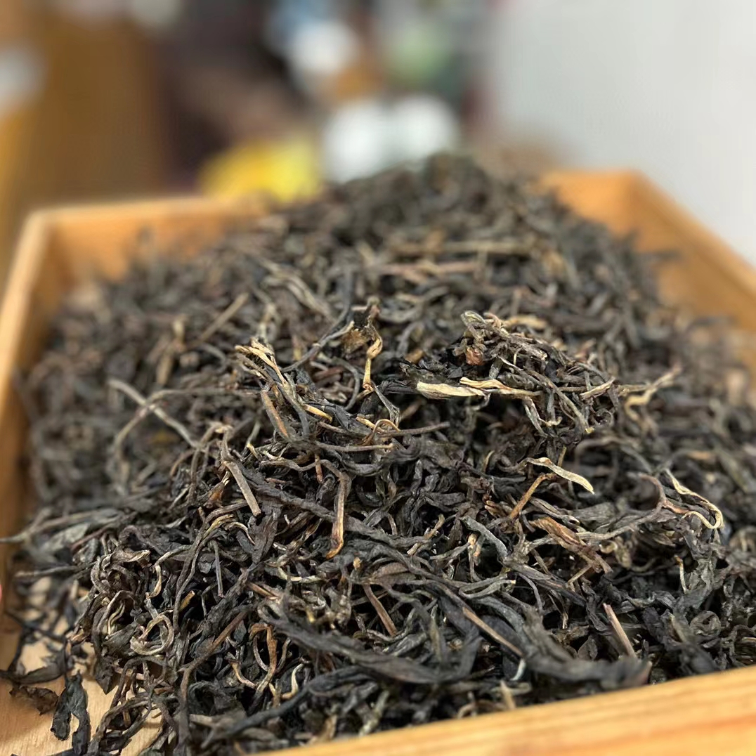 2003年易武大树散生茶,压饼做产品非常合适.