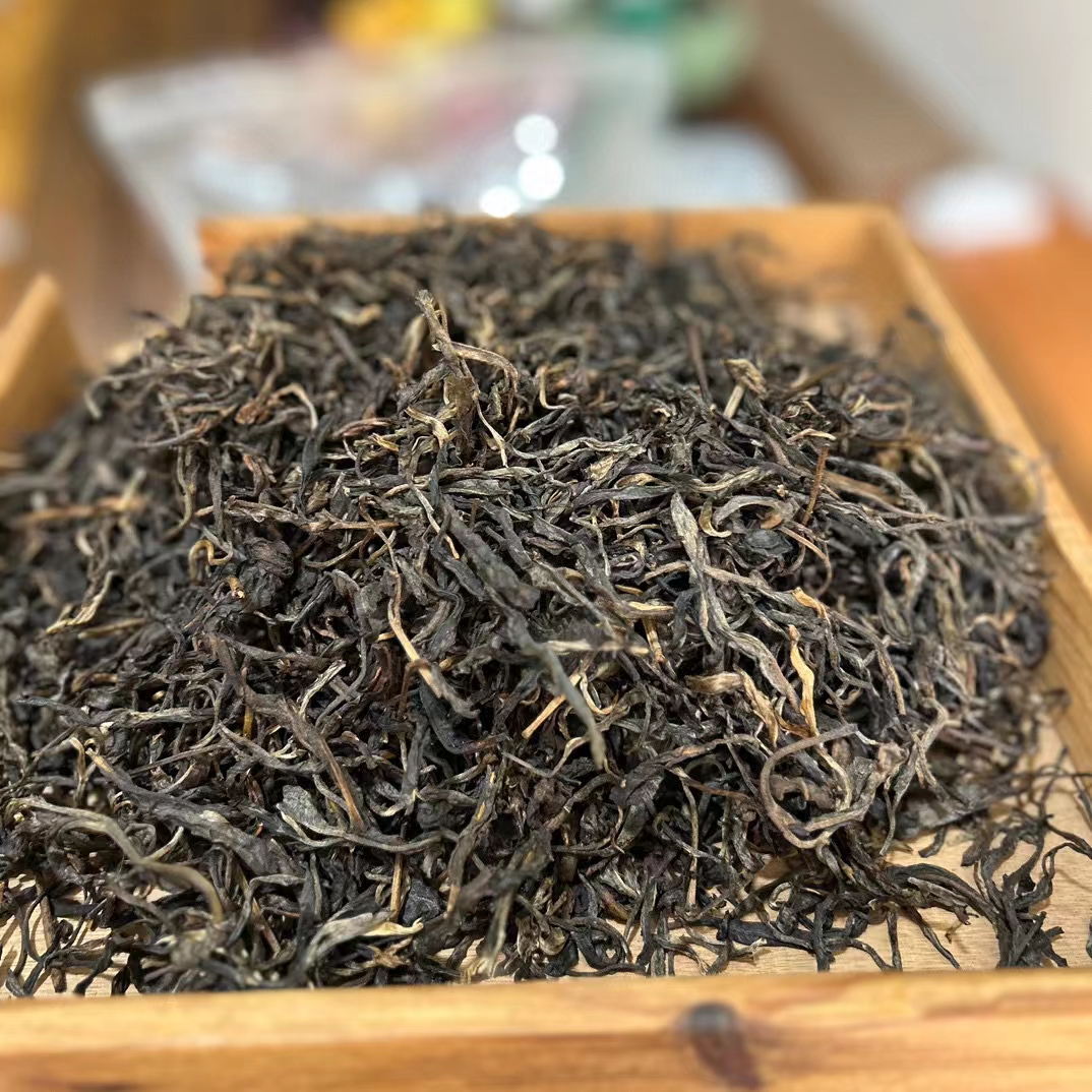 2003年易武大树散生茶,压饼做产品非常合适.