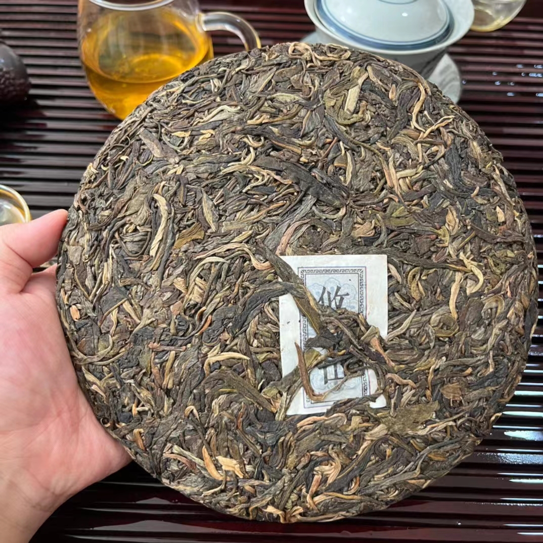 2019年攸乐山古茶 精选攸乐山高海拔云雾山间百年老树茶纯料,集天地之