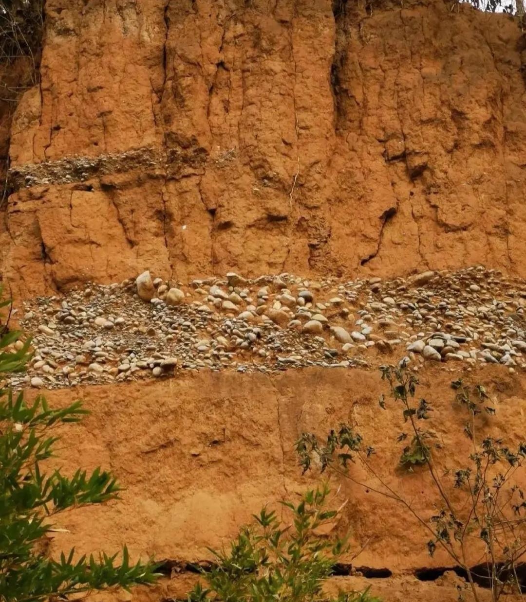 感觉不像是自然形成,是不是什么古墓的遗址?#热点引擎计划