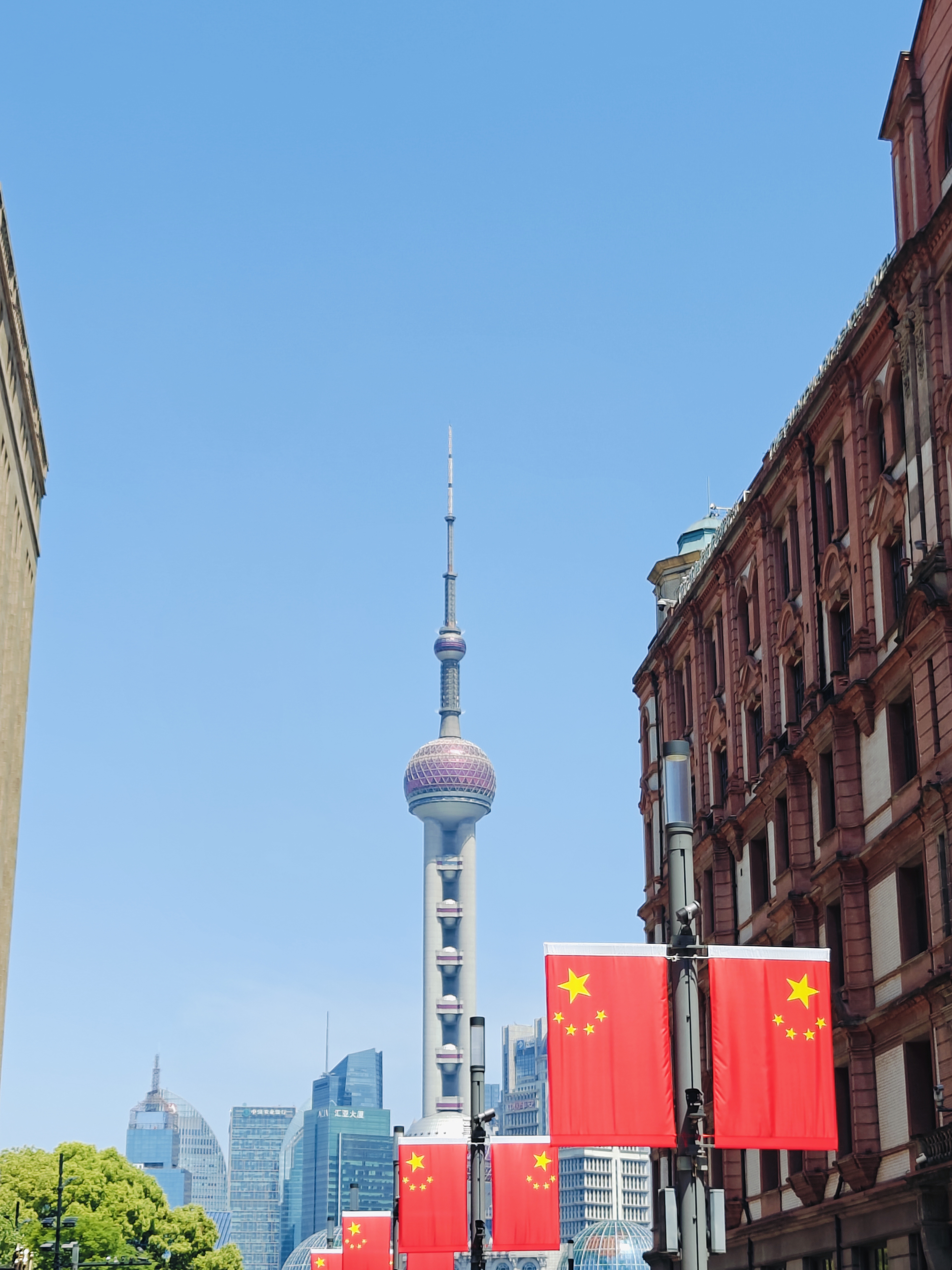 有一瞬间觉得 和朋友一起吃饭 对方一直看手机和另