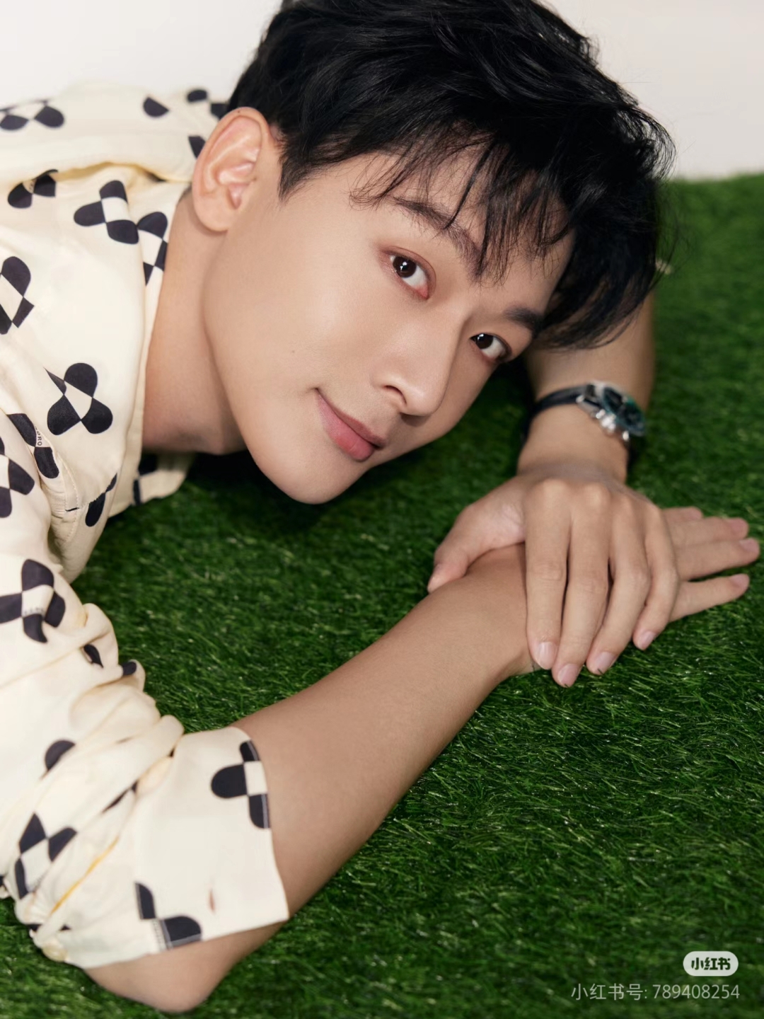 今日花花送达,晚安喽!#张晚意# @演员张晚意