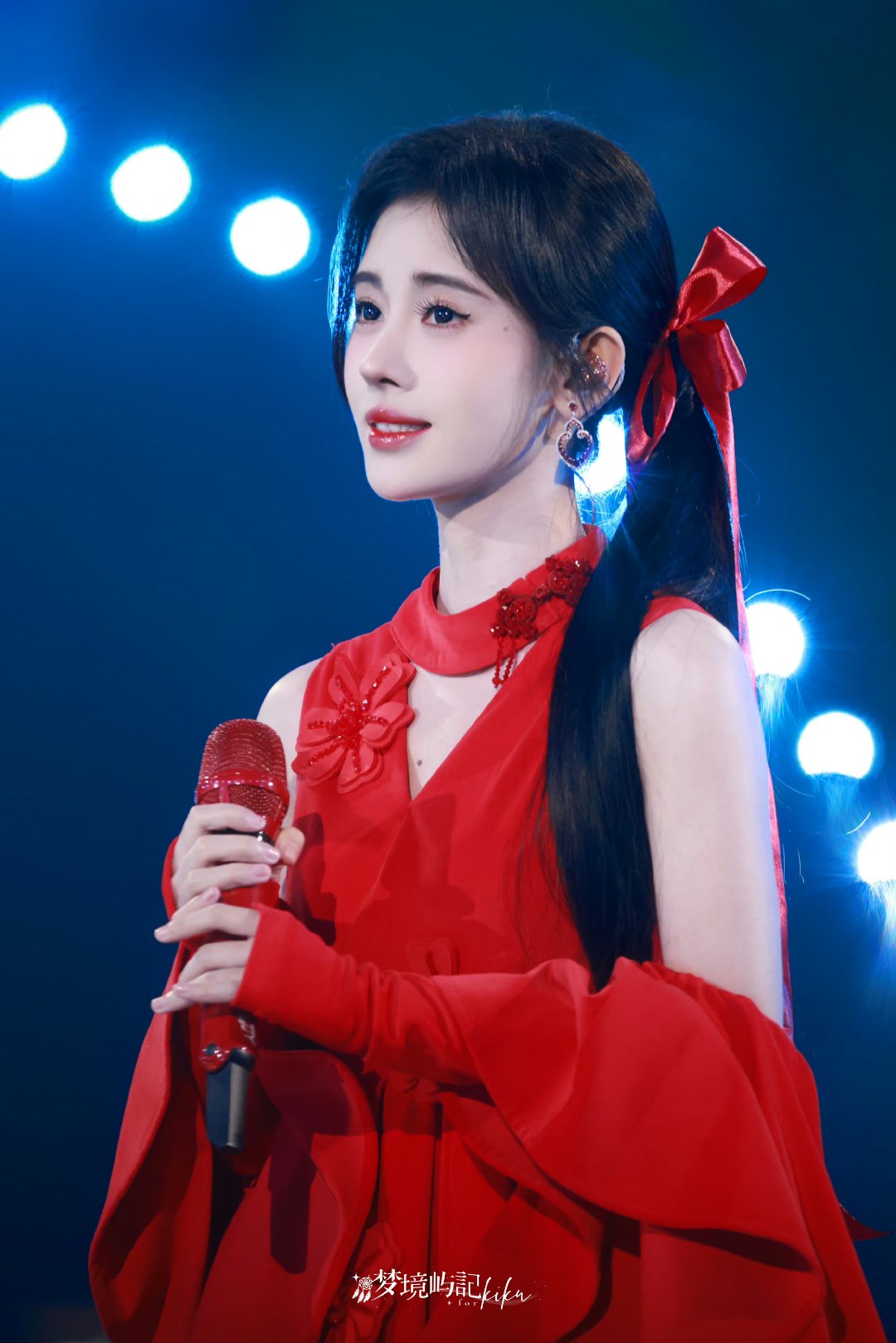 鞠婧祎# #鞠婧祎穿红裙秀发系红丝带#   大红大紫  @鞠婧祎