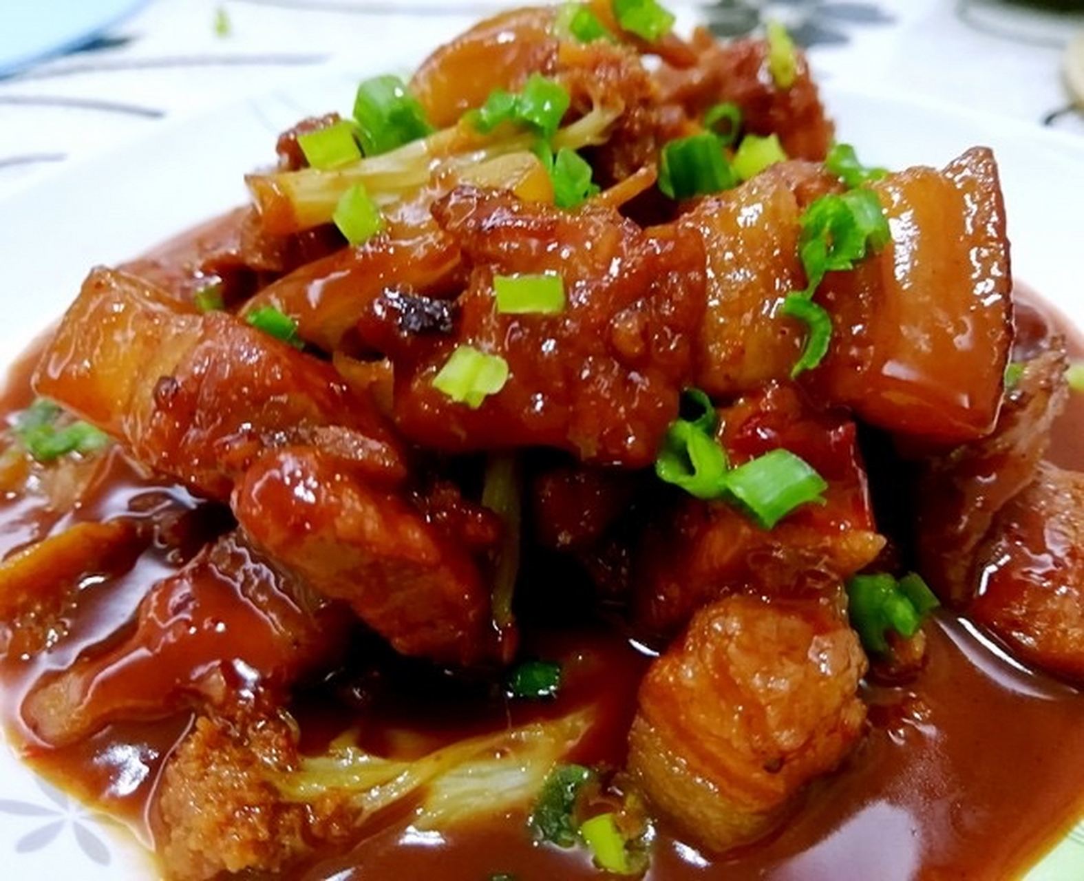 香喷喷,卤五花肉绝密配方: 桂皮10克 陈皮10g 甘草5g 罗汉果1个 香叶