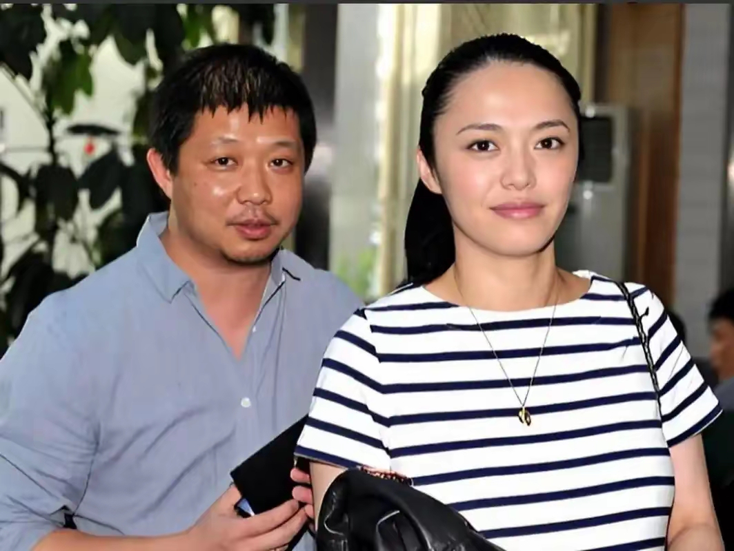 姚晨被曝"情史混乱,崇洋媚外",却依旧事业翻红,还把老公熬成"爹"!