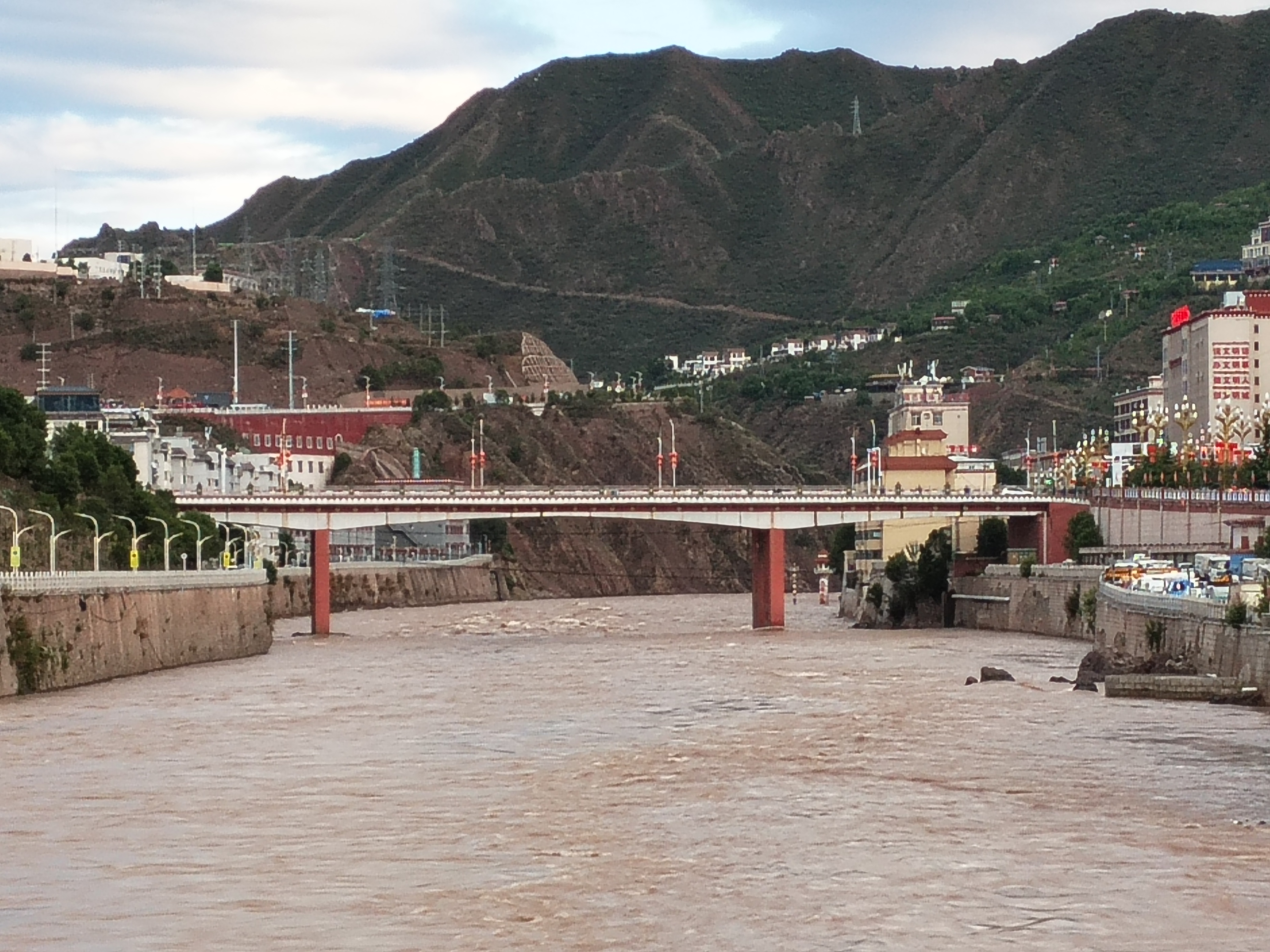 昌都市马草坝大桥,拍摄于2024年6月20月.