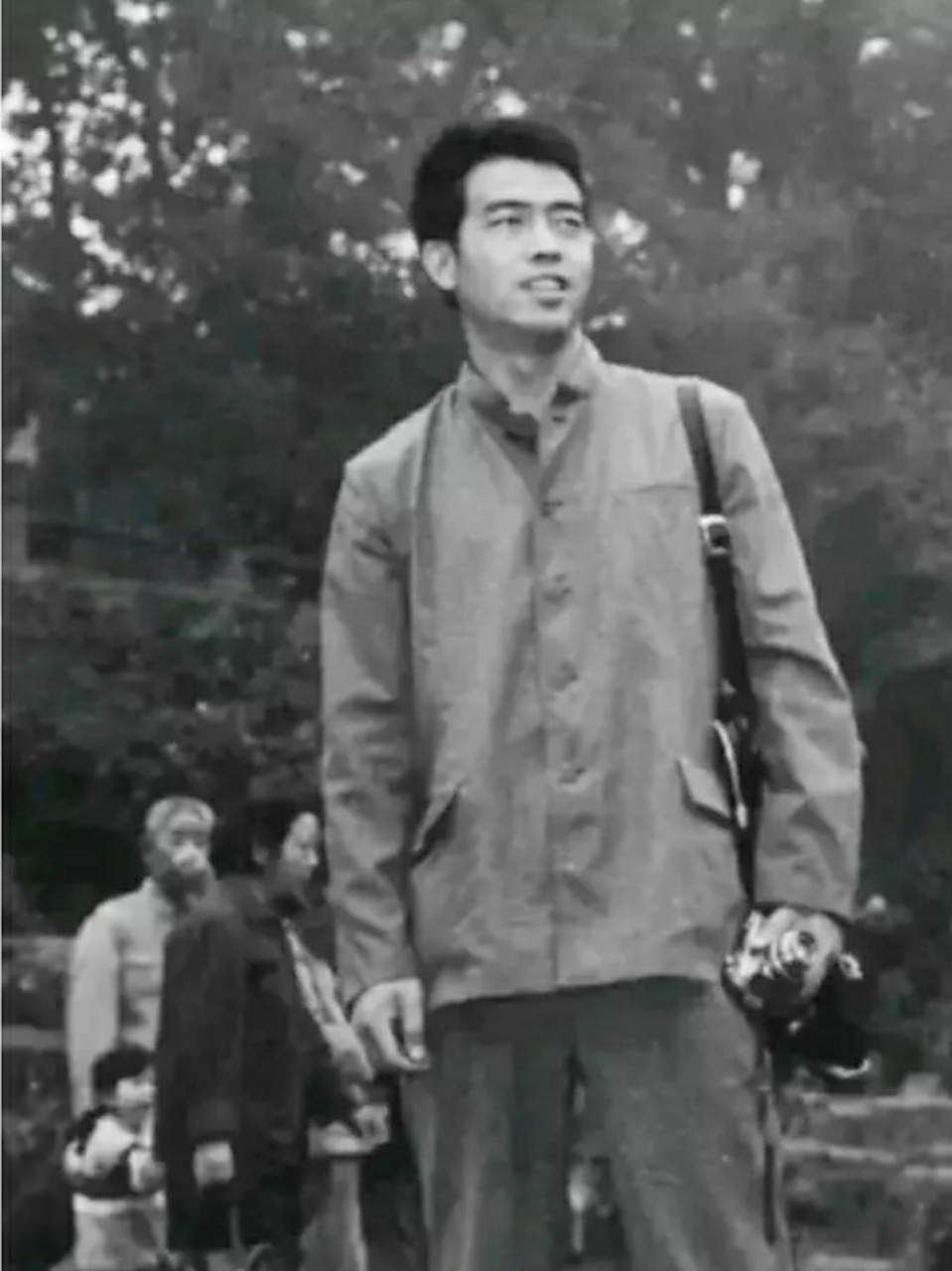 1978年,陈凯歌在北京街头的一张照片.