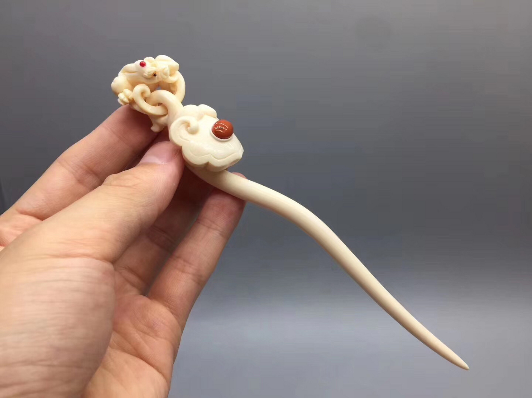 如意貔貅猛犸象牙精工发簪,完美冰料,纯手工整料雕刻去料极多,做工