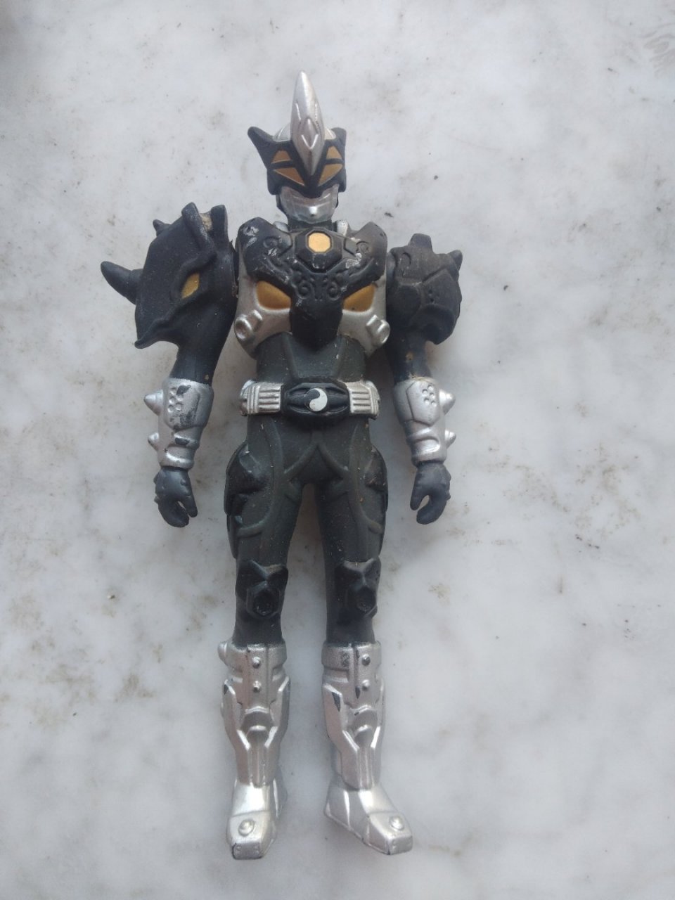 铠甲勇士黑犀侠:流星枪之狂瀑扎贴!碎魔伏暴,灭于狂瀑.平如镜水