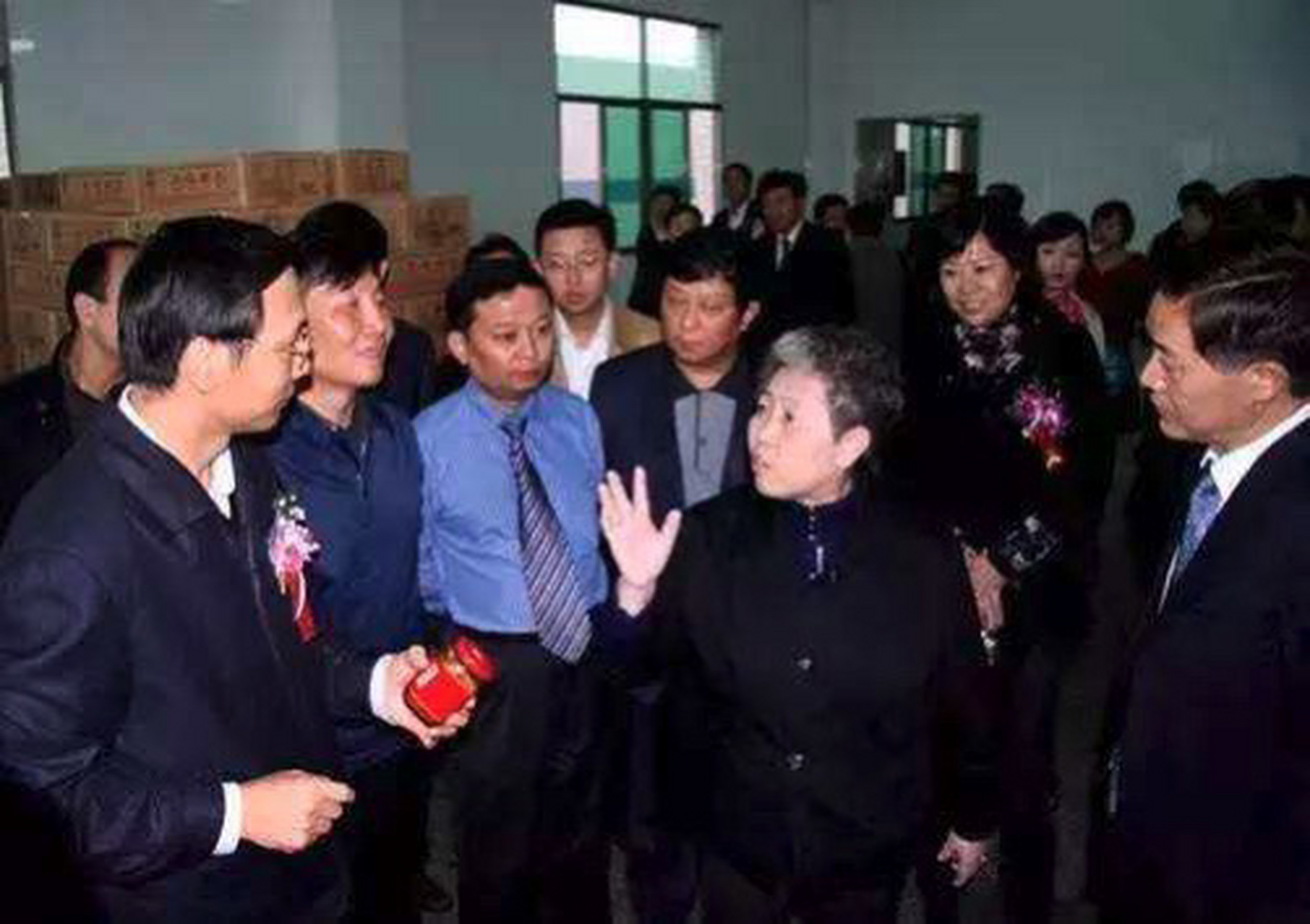 陶华碧创立老干妈,火遍贵阳城后,全国仿冒的老干妈多达五六十种.