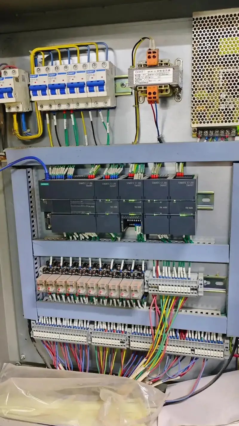 梅努和卢克的斗争故事：奈何正在离间中振兴(努涅斯 梅根)