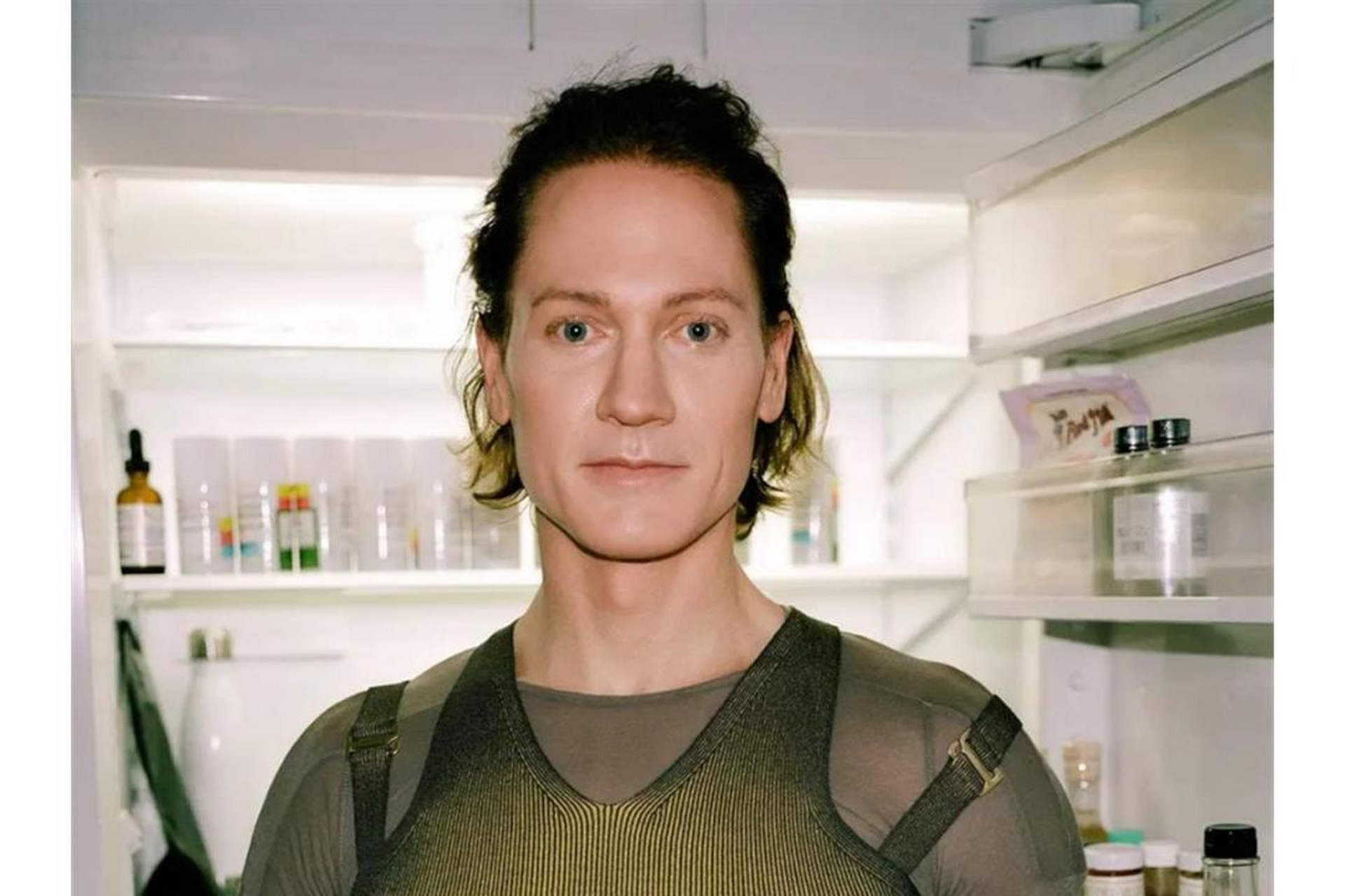 据报道,美国达拉斯硅谷富豪,布莱恩·约翰逊(bryan johnson)和70岁的