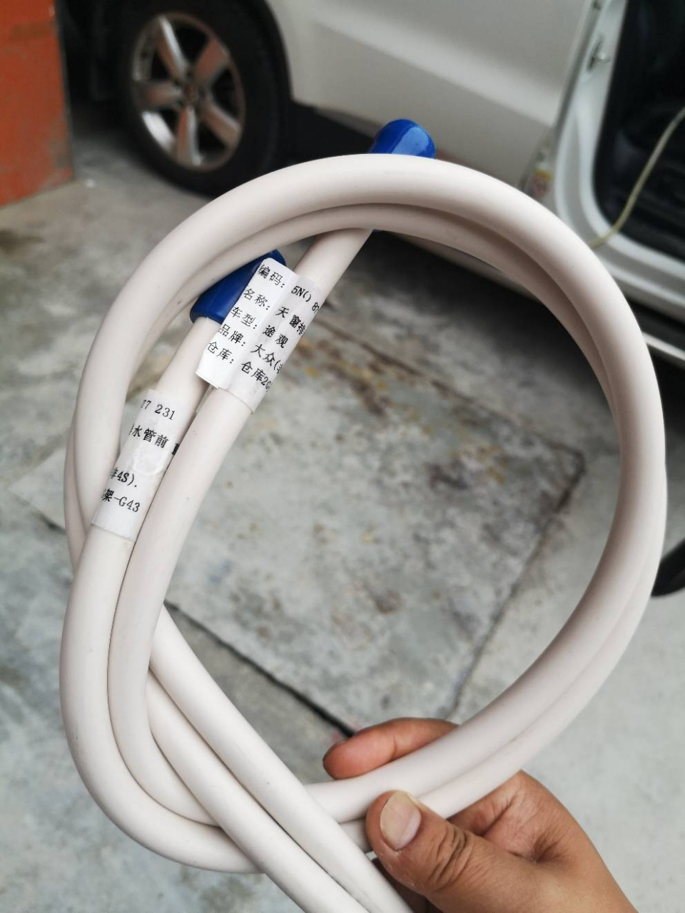 汽车# #汽车养护# #汽车知识# ,大众途观,天窗漏水更换天窗排水管