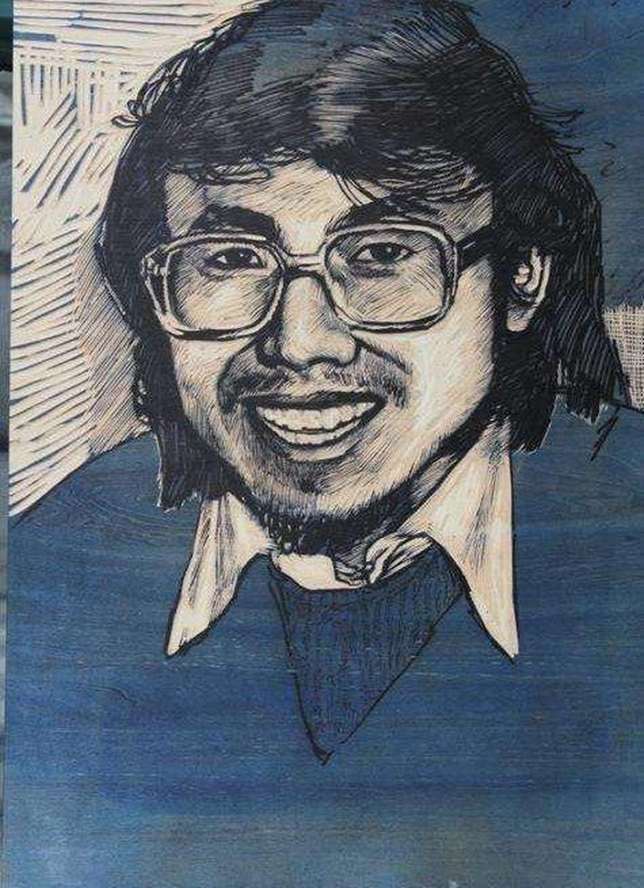 1989年3月26日,25岁的海子在山海关卧轨自杀,他死的时候,身边只带着四