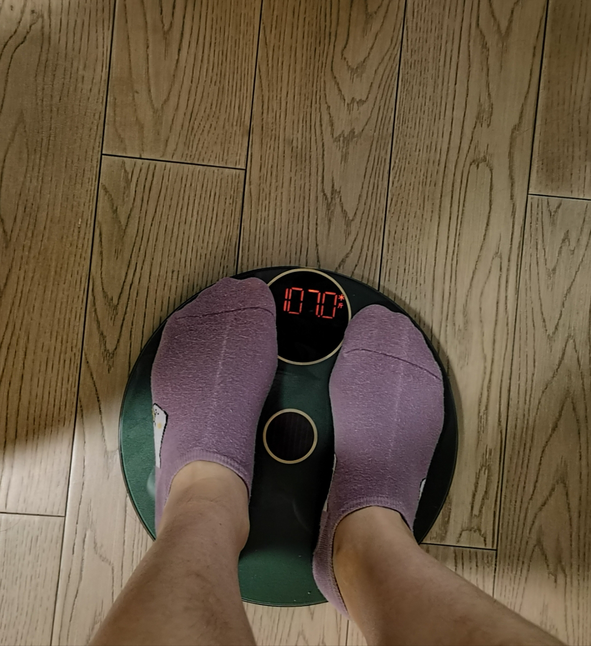 午饭后称体重是107斤,稳住107斤体重真好,不用刻意减肥,想吃啥吃啥吃