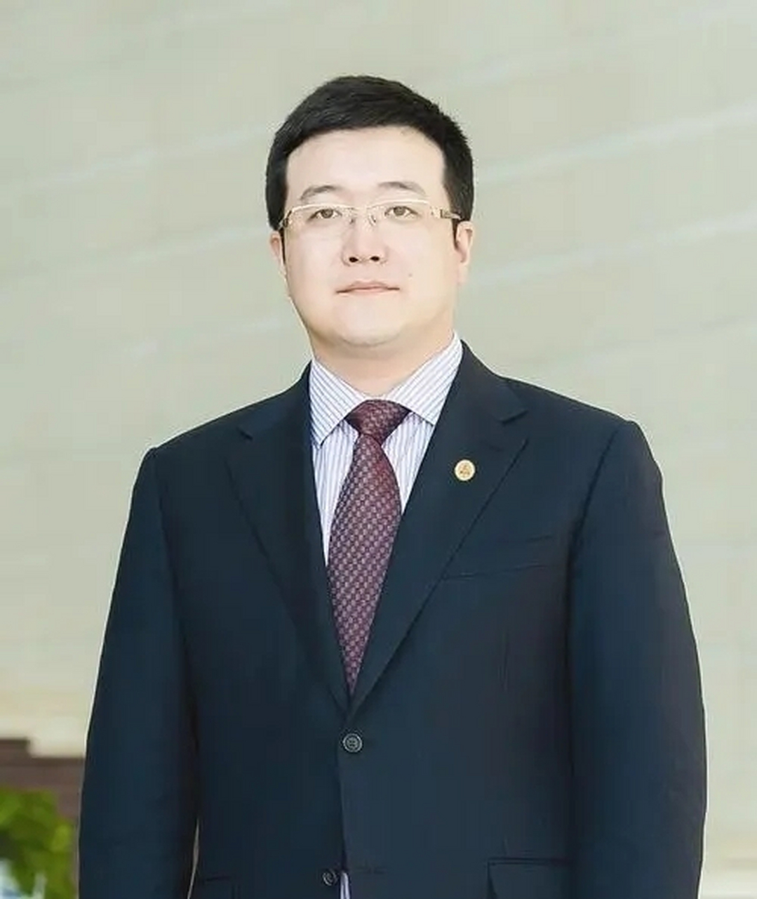 天津市最新富豪揭晓: 闫凯境,1979年生于甘肃庆阳,毕业于英国伯明翰