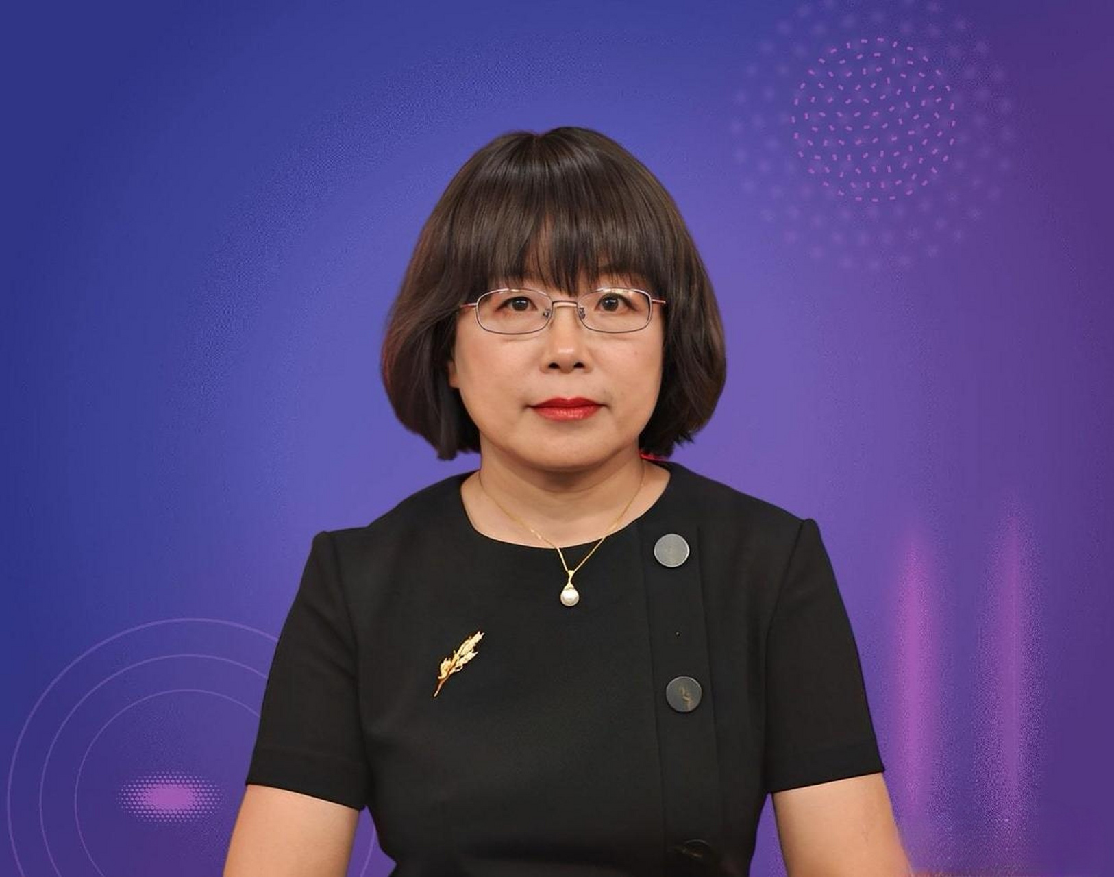 目前个人身价20亿,荣登泸州市女首富宝座.