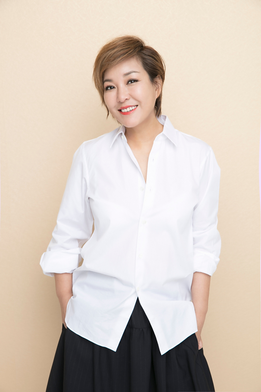 河北省张家口市最新女富豪揭晓: 李静,1970年生于河北张家口,毕业于