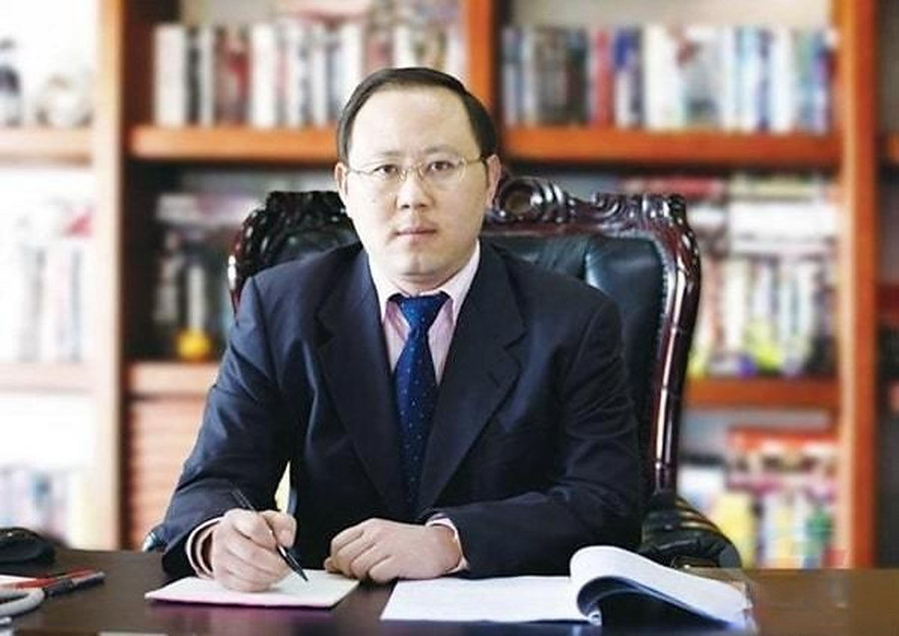 山东省临沂市最新首富揭晓: 张剑群,1972年生于临沂罗庄,毕业于山东