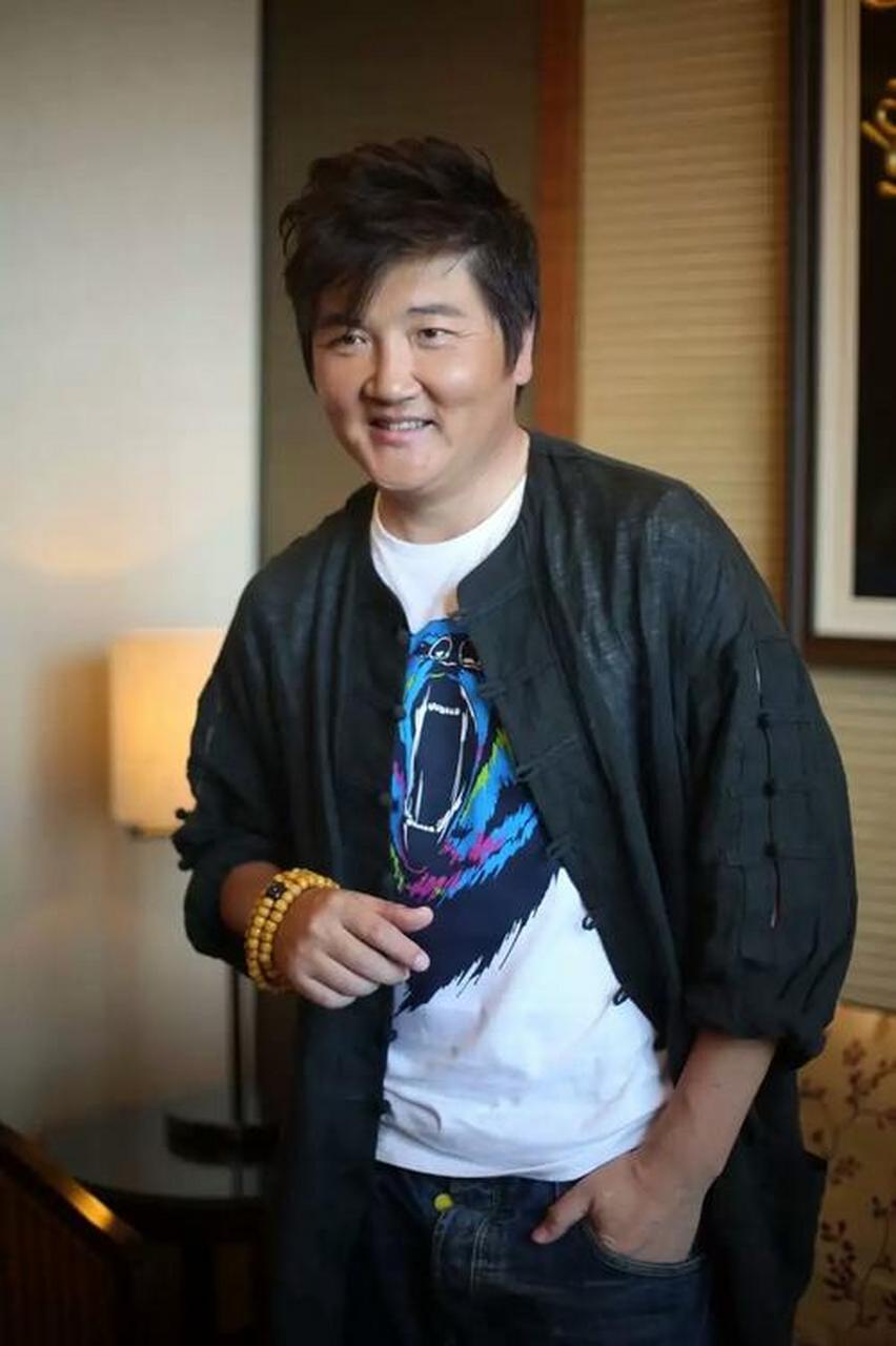 孙楠,1969年2月18日出生在辽宁省大连市甘井子区,目前居住于江苏省