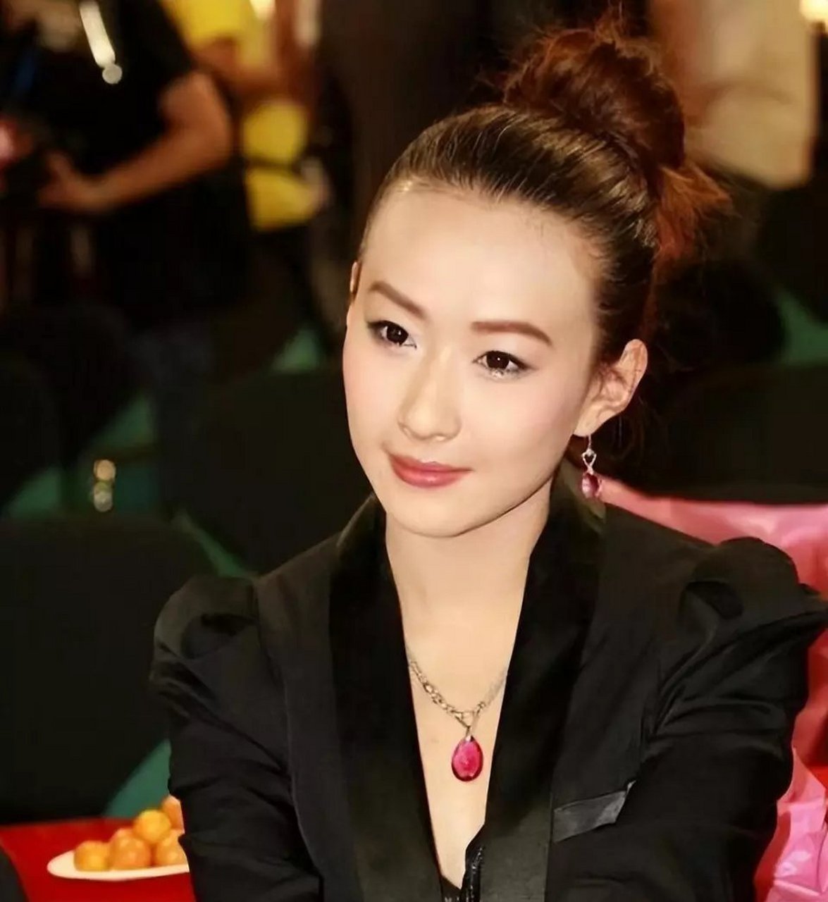 林晓芸,1985年生于湛江,毕业于广东金融学院,中鑫金业集团董事长