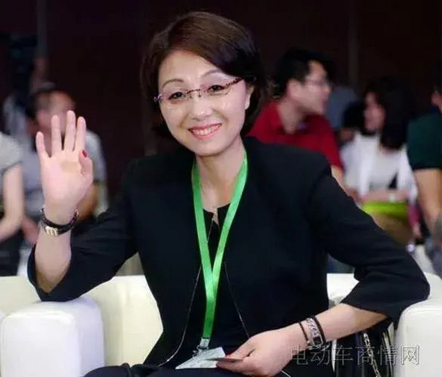 倪捷:1963年出生于浙江金华东阳,毕业于中国科技大学,绿源电动车董事