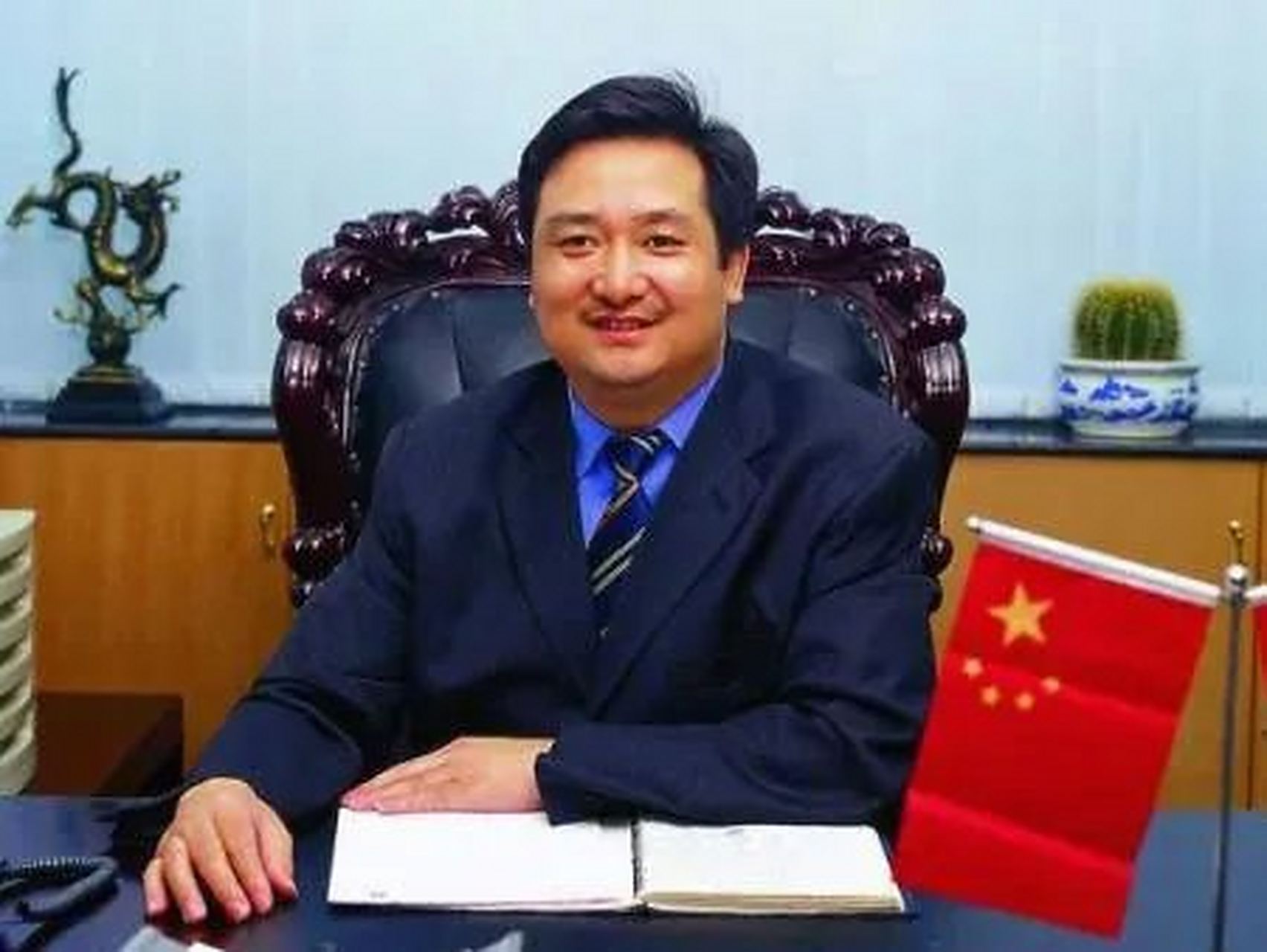 吴海军:1966年出生于江苏南通如东县,毕业于东南大学,深圳新天下集团