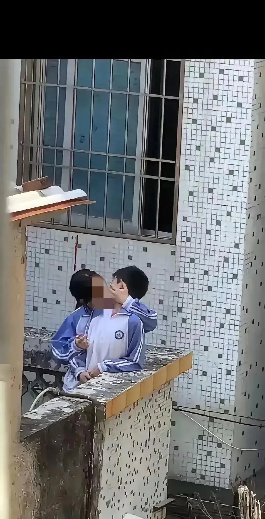 今天我网上看到一个视频,着实让我心里咯噔一下