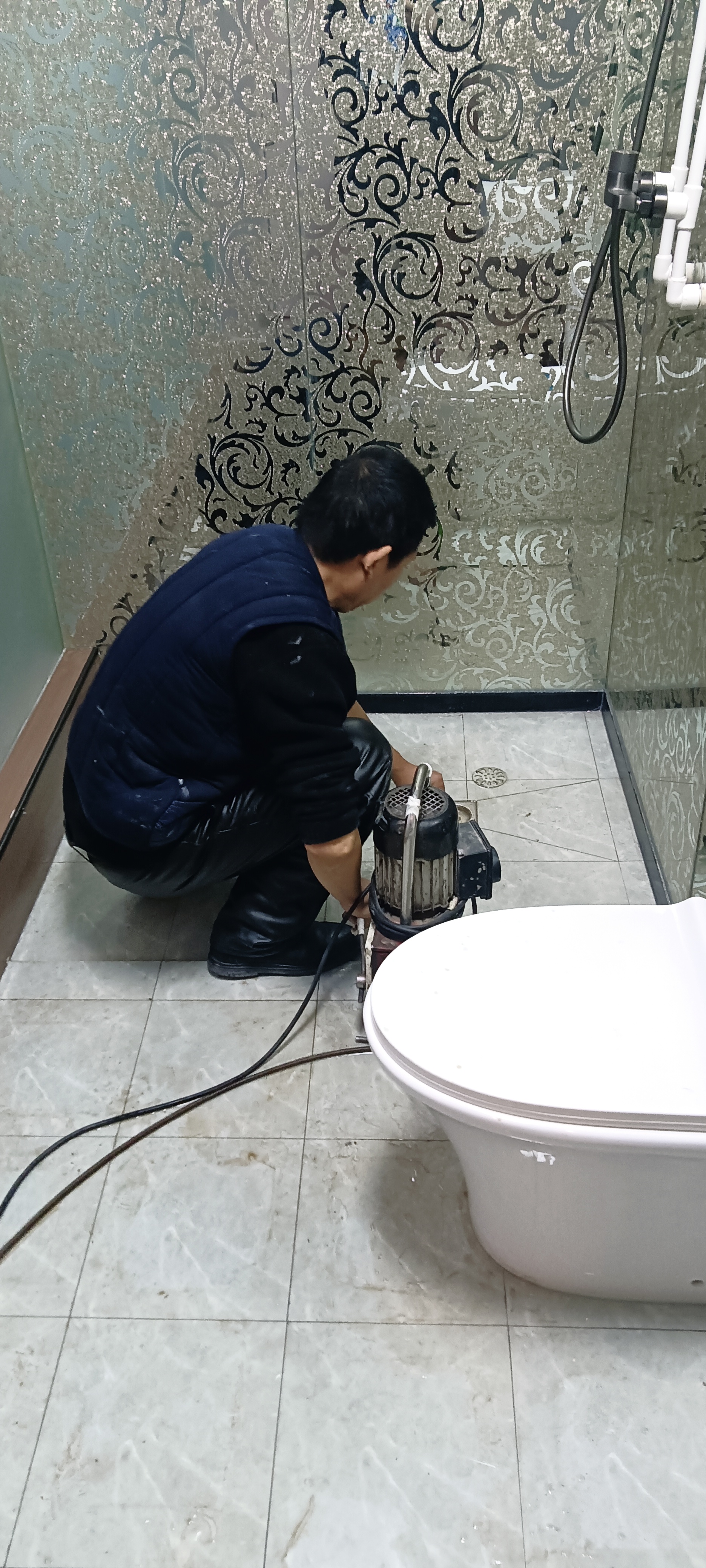 下水道疏通,马桶维修安装疏通除臭,水管漏水维修安装,厨房间卫生间