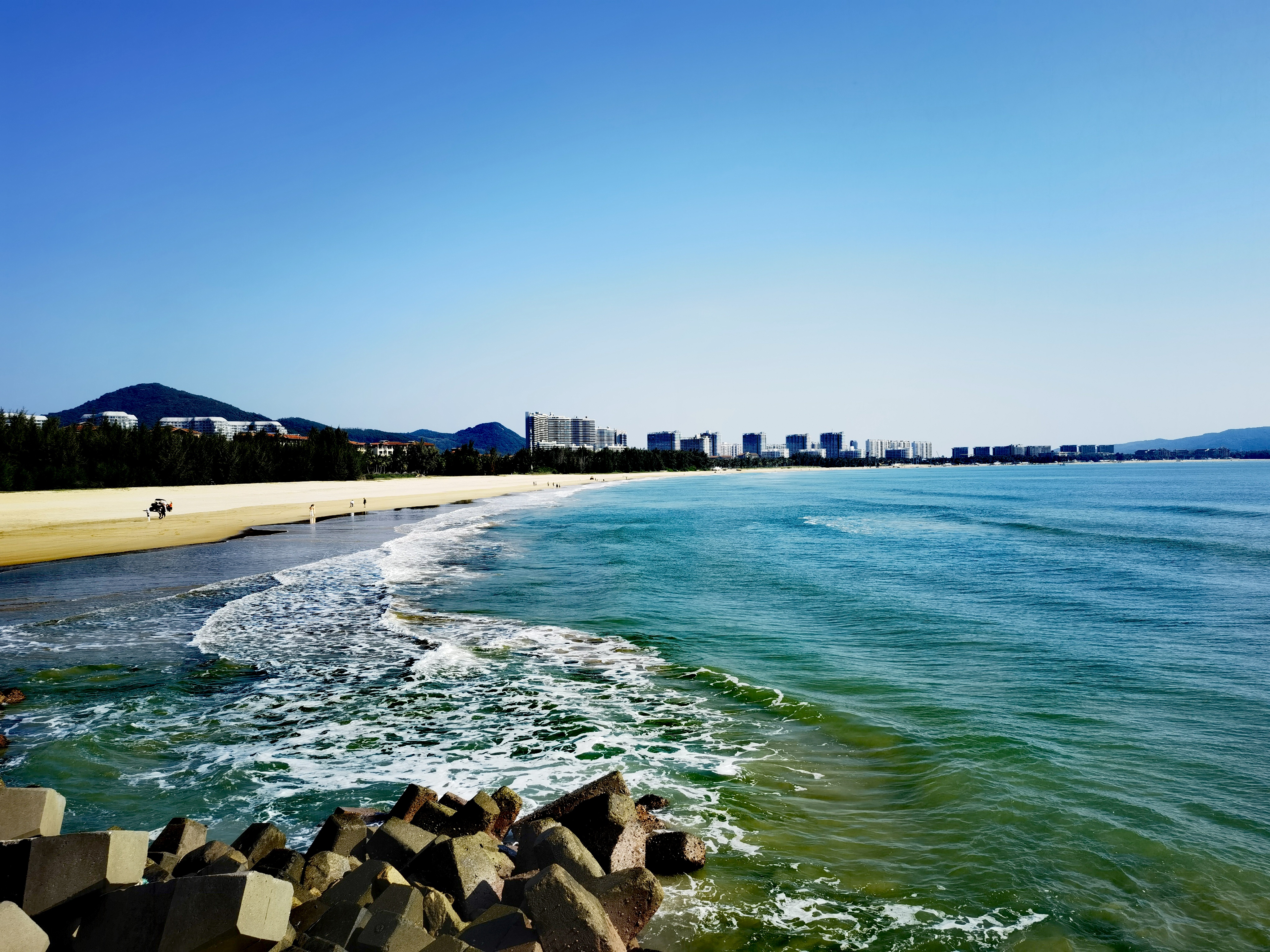 海南万宁的石梅湾和神州半岛均为当地的海景名胜地这几天游玩下来,感