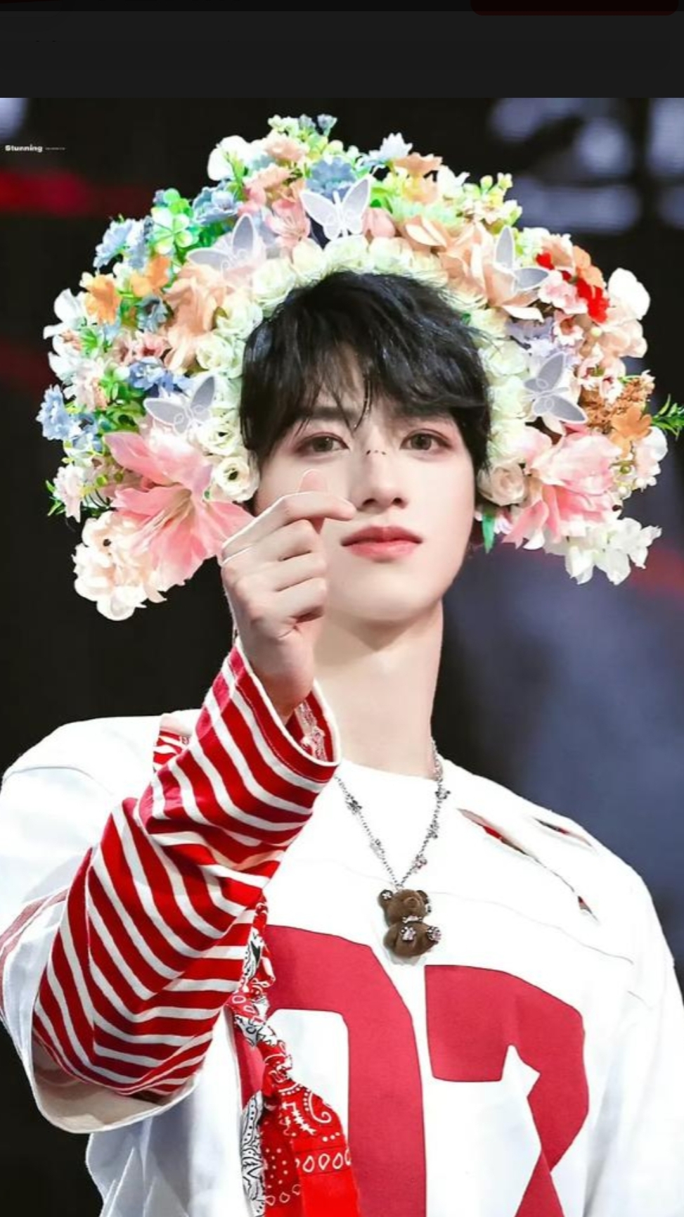 朱志鑫演唱会簪花造型惊艳全网,引发性别议题讨论,带动非遗体验订单