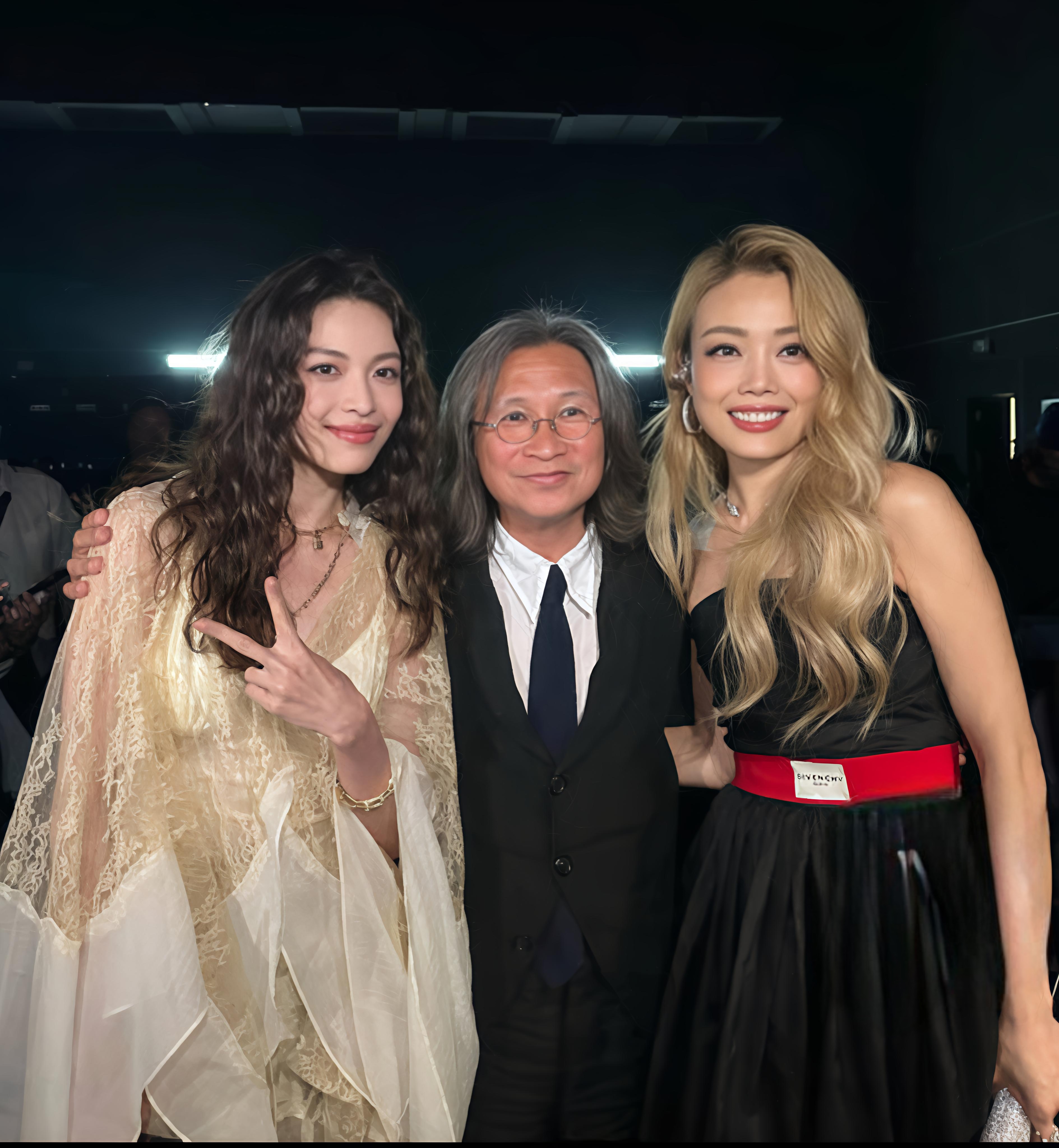 演员钟楚曦19日晒"近期幕后记录",与陈可辛,容祖儿等多位明星亲密互动