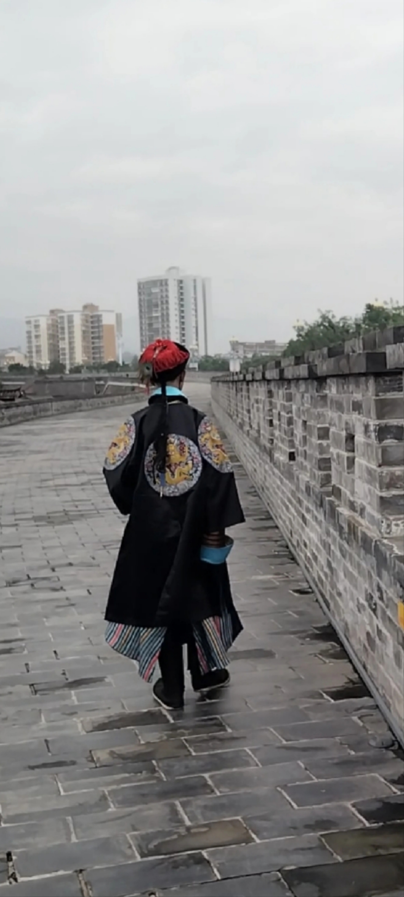 清朝官服,穿上这种有种穿越的感觉#我的新年寄语