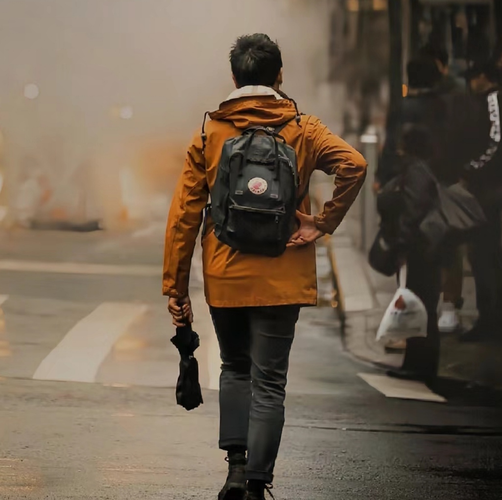 好看的头像: 好看个性的高清男生背影头像来1波~~你这样的感觉吗?