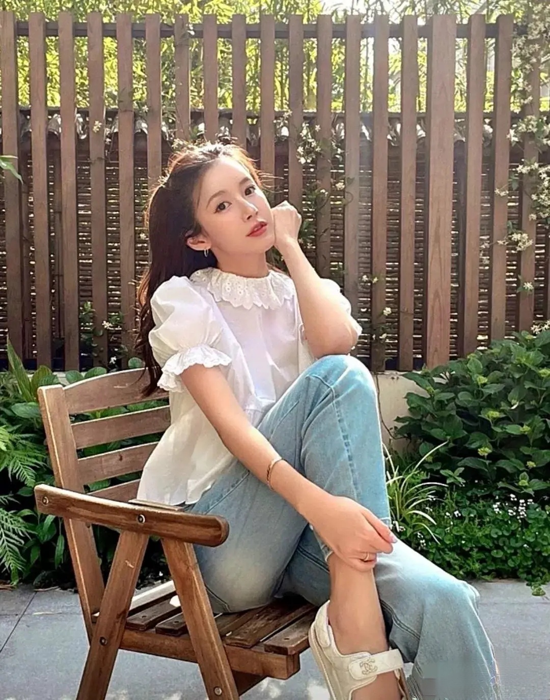 张子萱,虽已步入不惑之年,却依然如少女般鲜活,仿佛岁月对她特别温柔