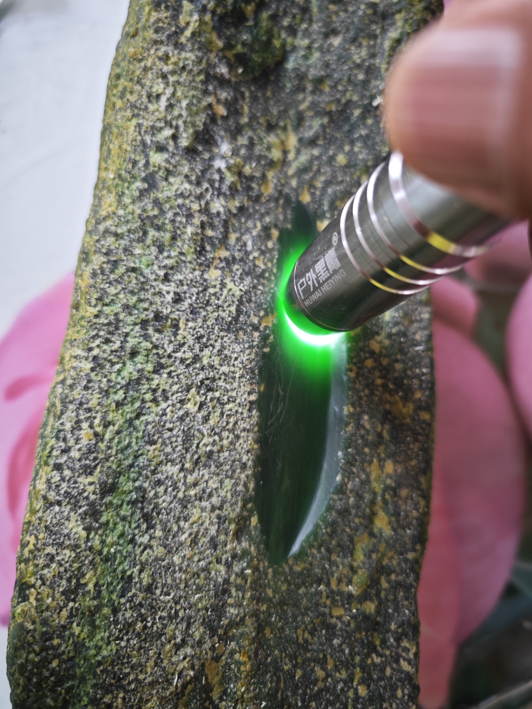 和田玉原石山籽料碧玉菠菜绿18斤左右