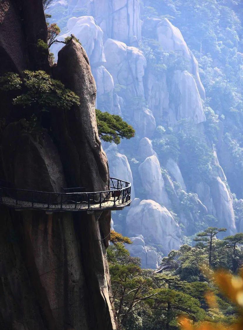 三清山: 世界上已知花岗岩地貌分布最密集,形态最多样的峰林  三清山