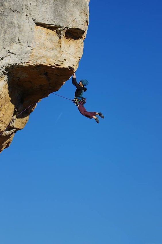 极限运动 ‖ 徒手攀岩: 峭壁上的芭蕾  徒手攀岩,属于攀岩的一种形式