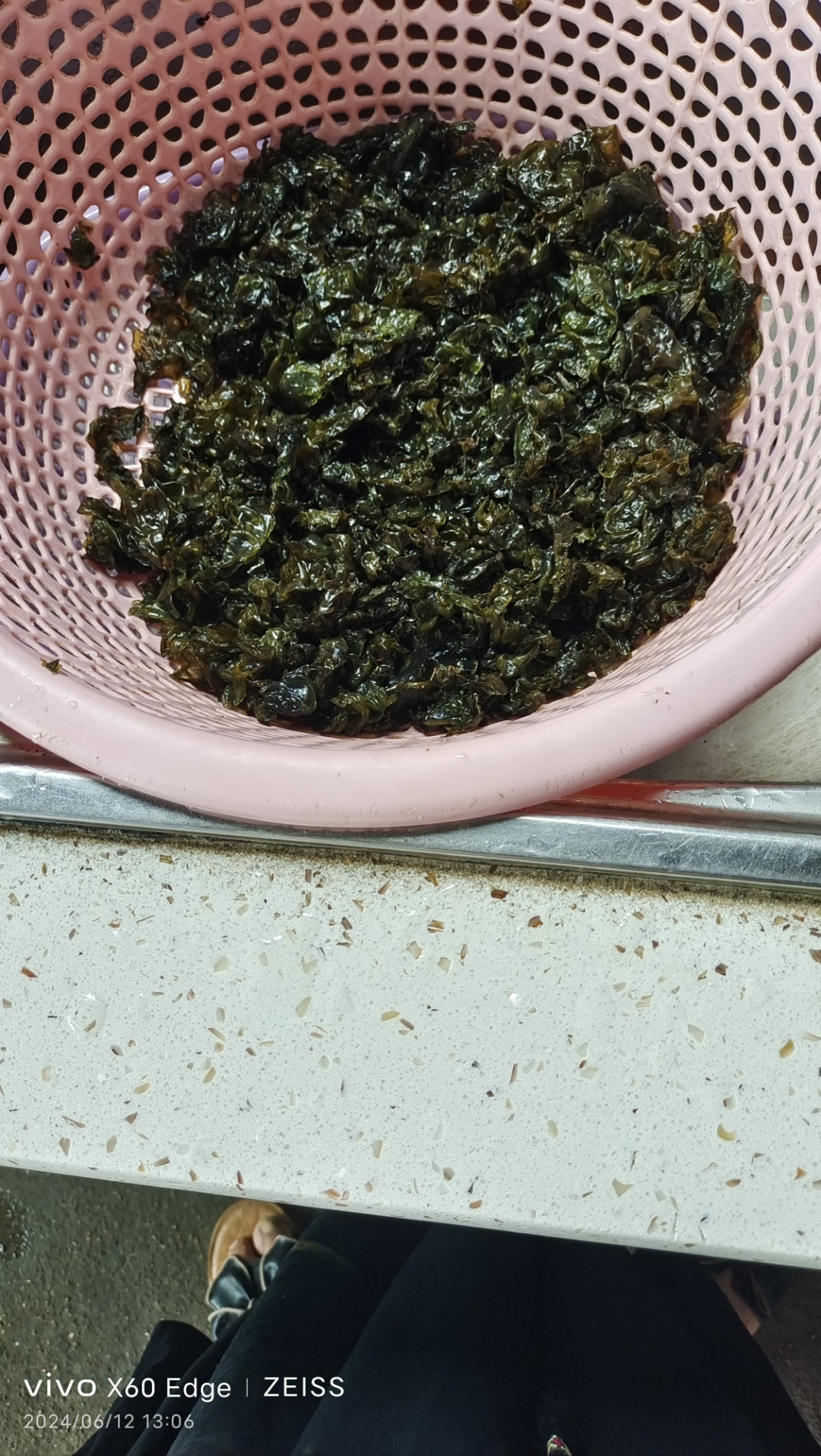 地木耳现在很少了,想要吃到美味的食物过程免不了累但汤是很鲜的!