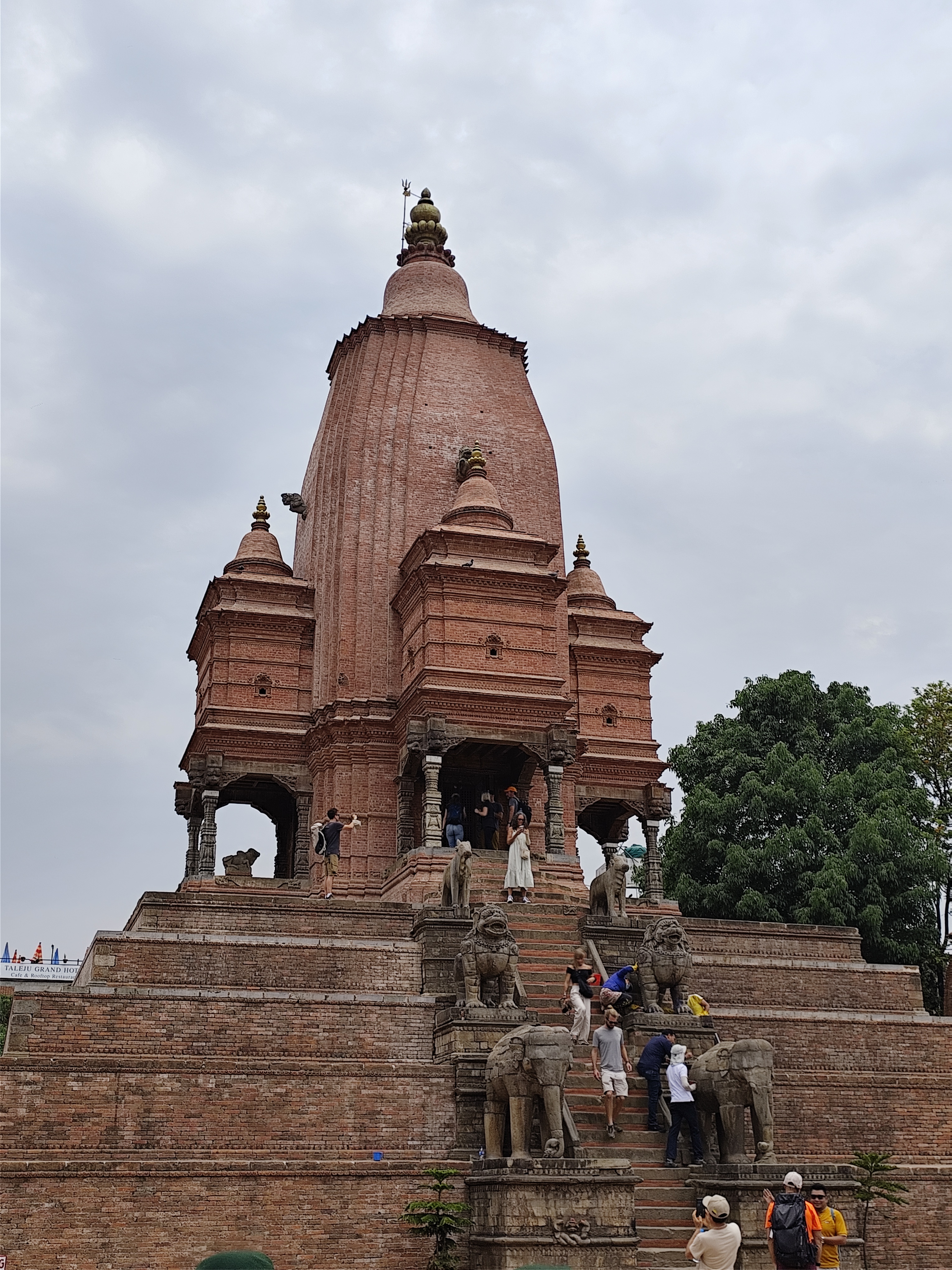 尼泊尔2——巴德岗杜巴广场  巴德岗杜巴广场bhadgaon dubar square